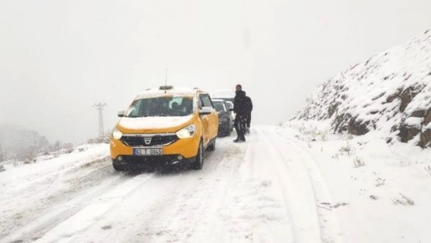 Tunceli'de kar etkili olmaya başladı