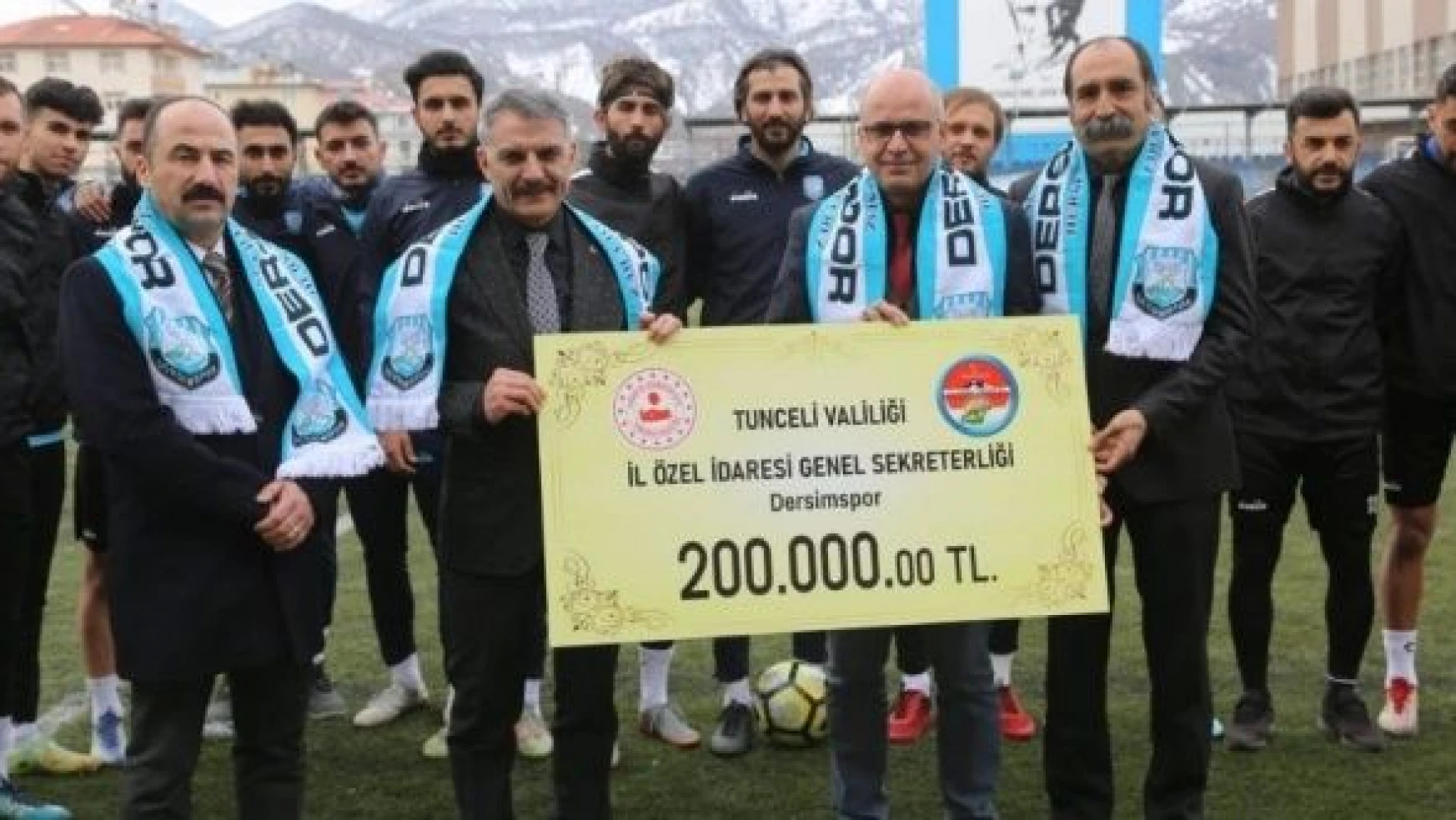 Tunceli Valiliğinden Dersimspor'a spor malzemesi desteği