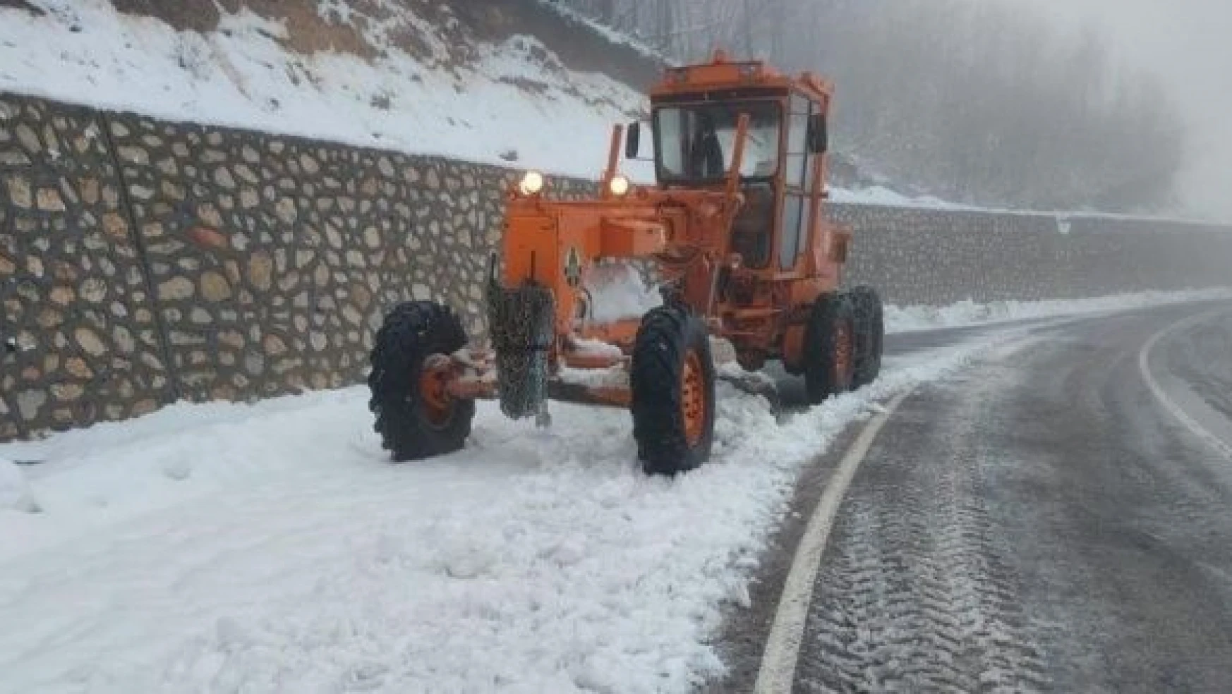 Van'da kar nedeniyle 28 yol ulaşıma kapandı