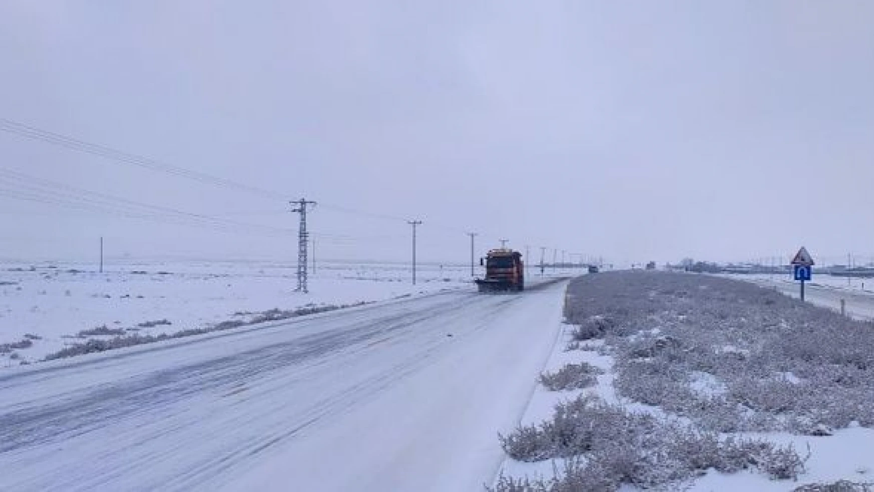 Iğdır'da kar 23 köy yolunu kapattı