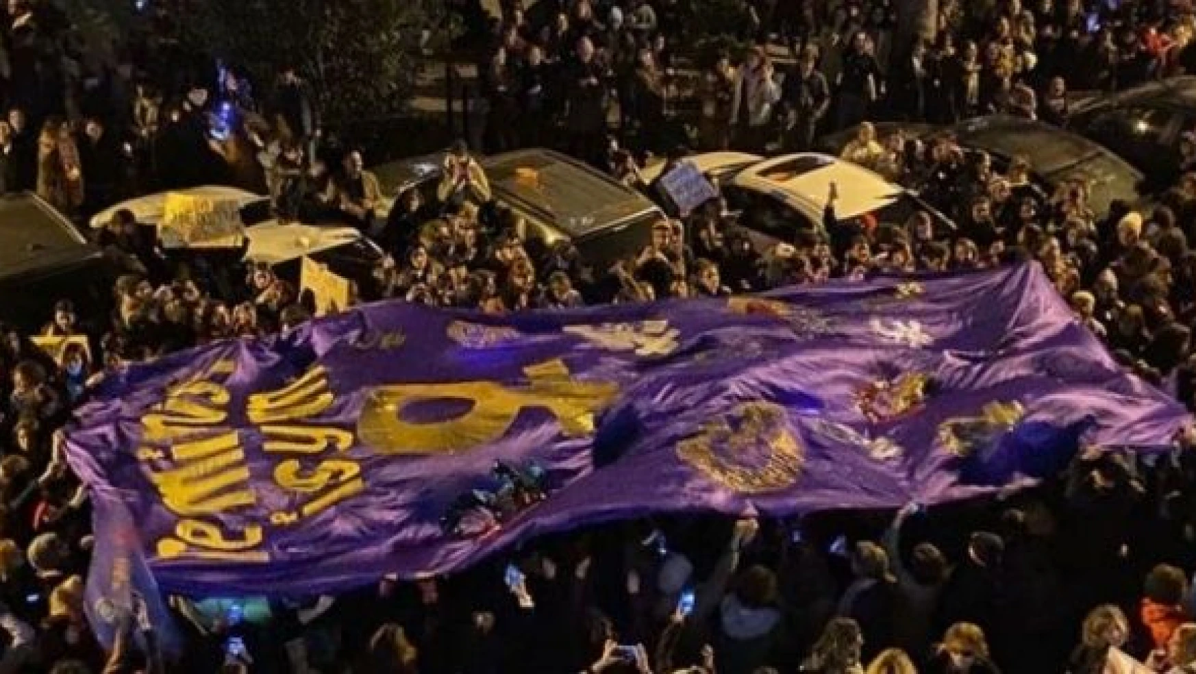 21. Feminist Gece Yürüyüşü Taksim'de gerçekleşti