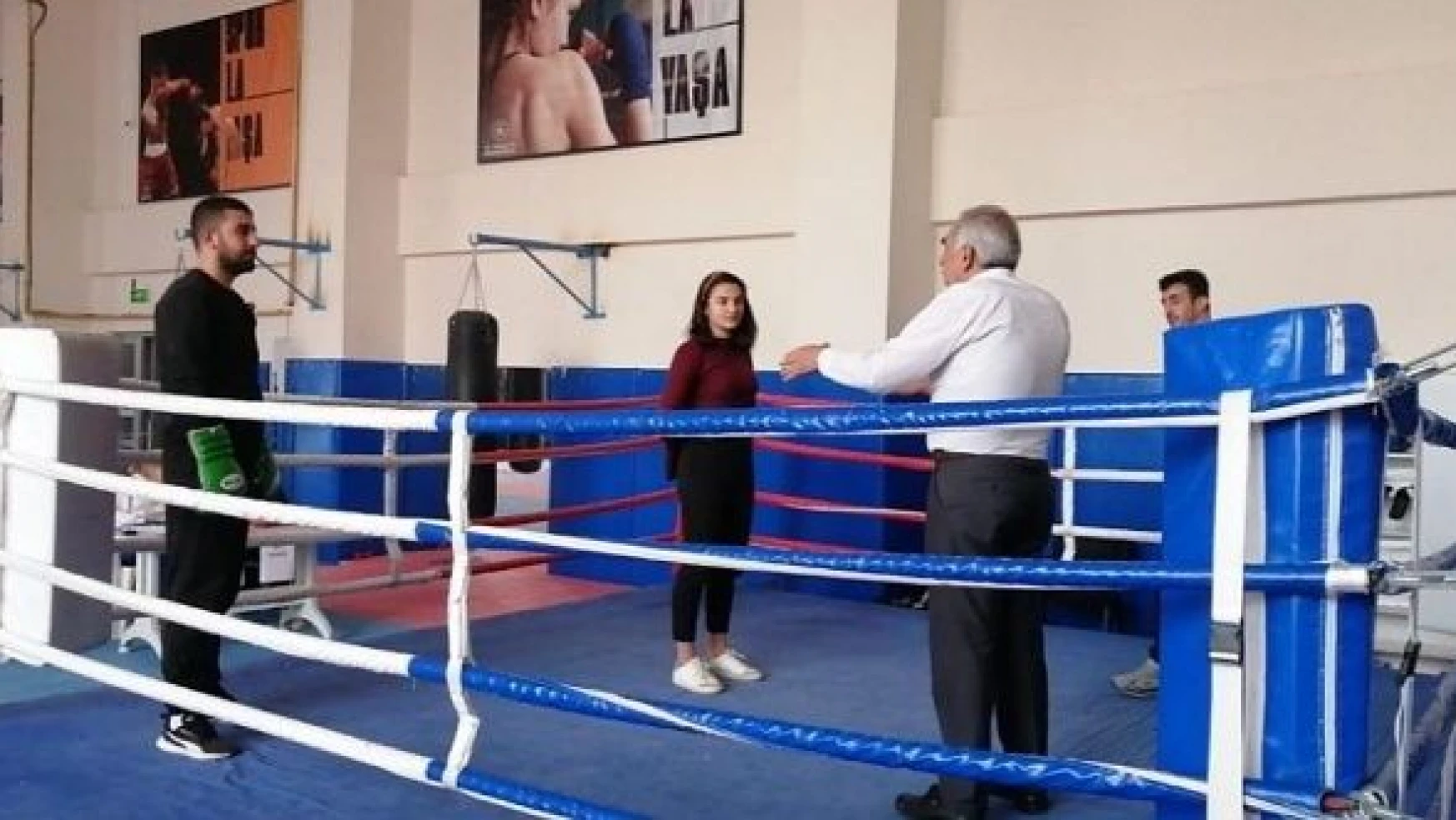 Elazığ'da boks aday hakem kursu devam ediyor