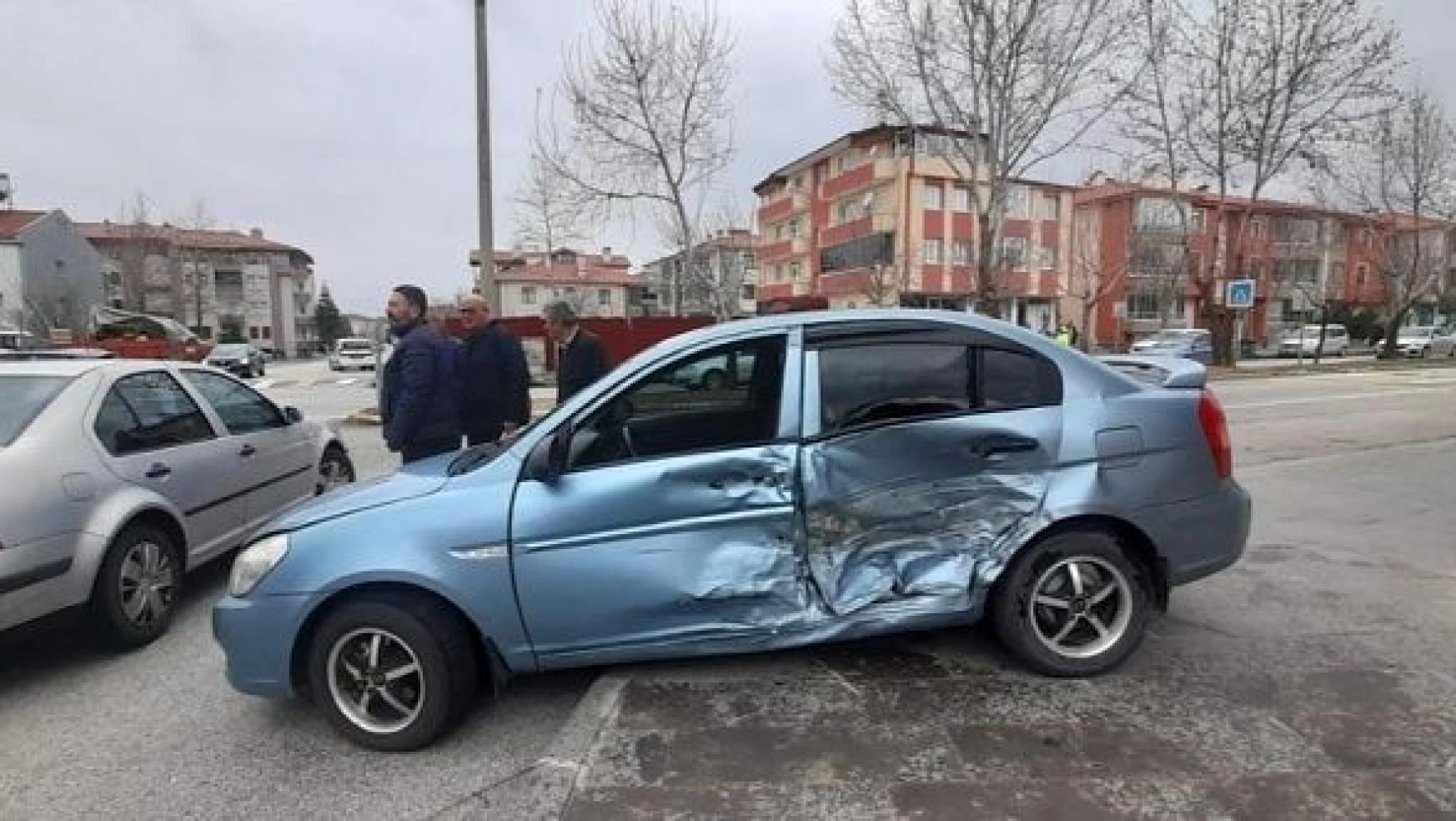 Erzincan'da 3 araç çarpıştı!