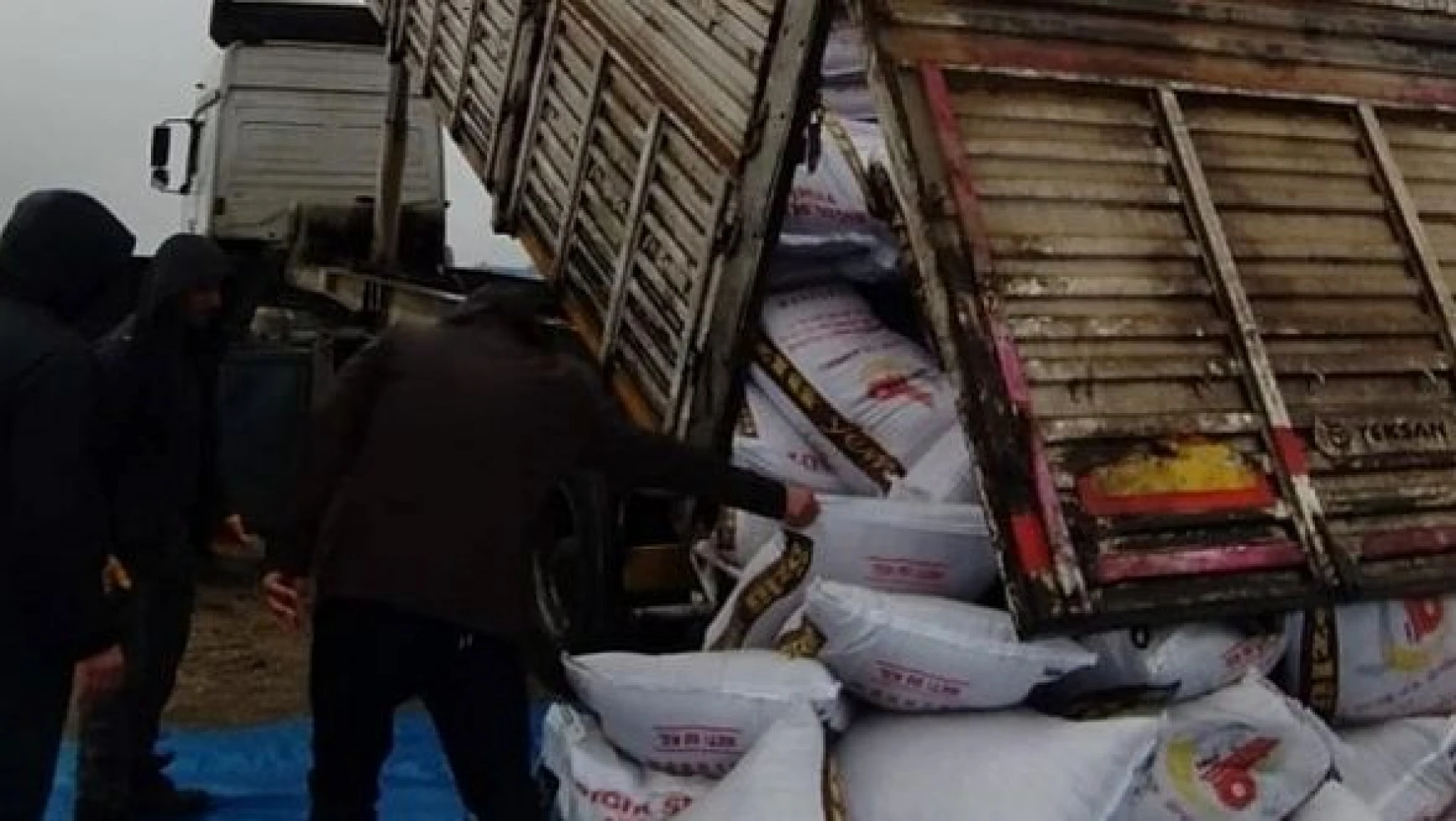 Erzincan'dan afet bölgesine 21 ton süt yemi desteği