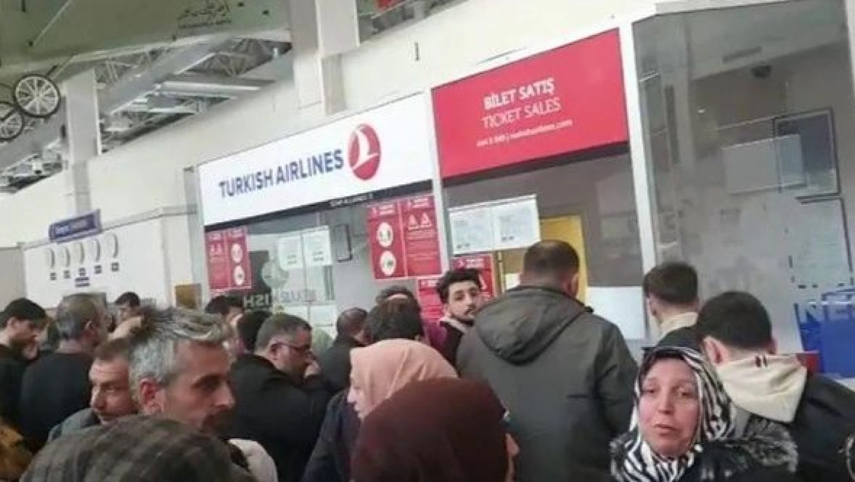 Erzurum'da uçak seferi iptal oldu