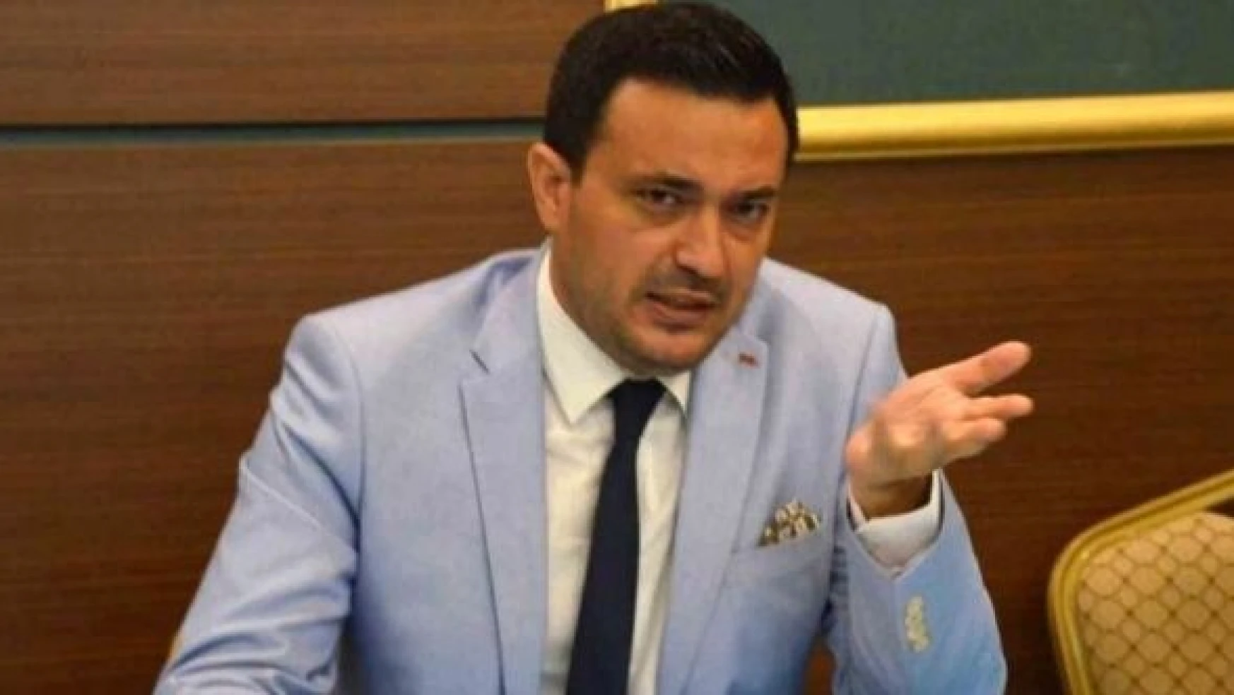 Şarkıcı Mahmut Tuncer'in oğlu AK Parti'den milletvekili aday adayı oldu