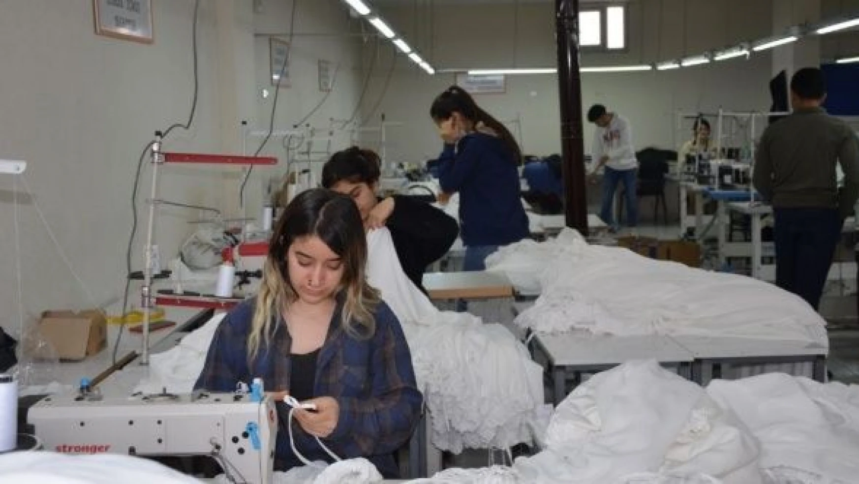 Şırnak'ta tekstil işçileri siparişlere yetişemiyor