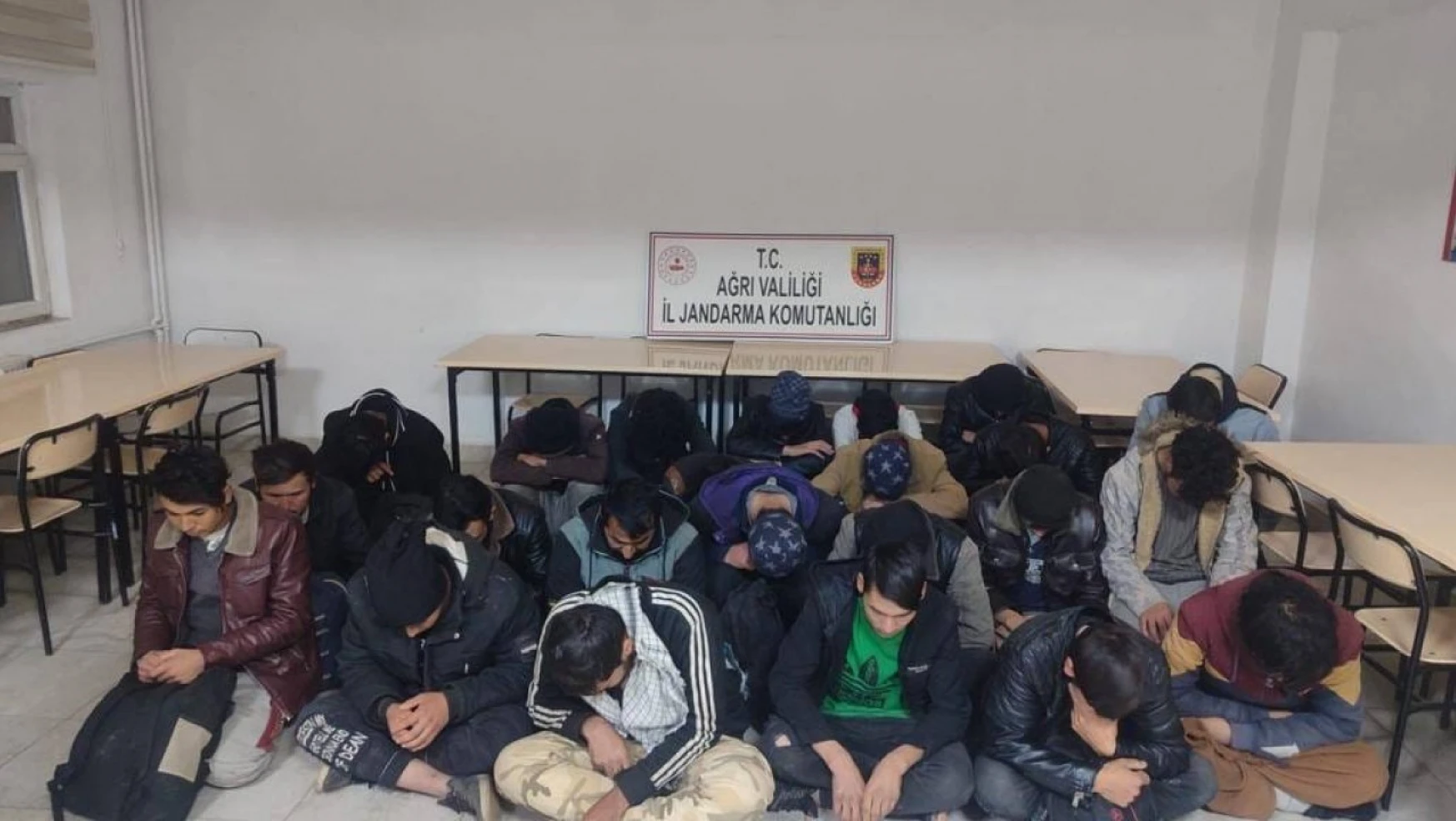 Ağrı'da 24 Afgan göçmen yakalandı