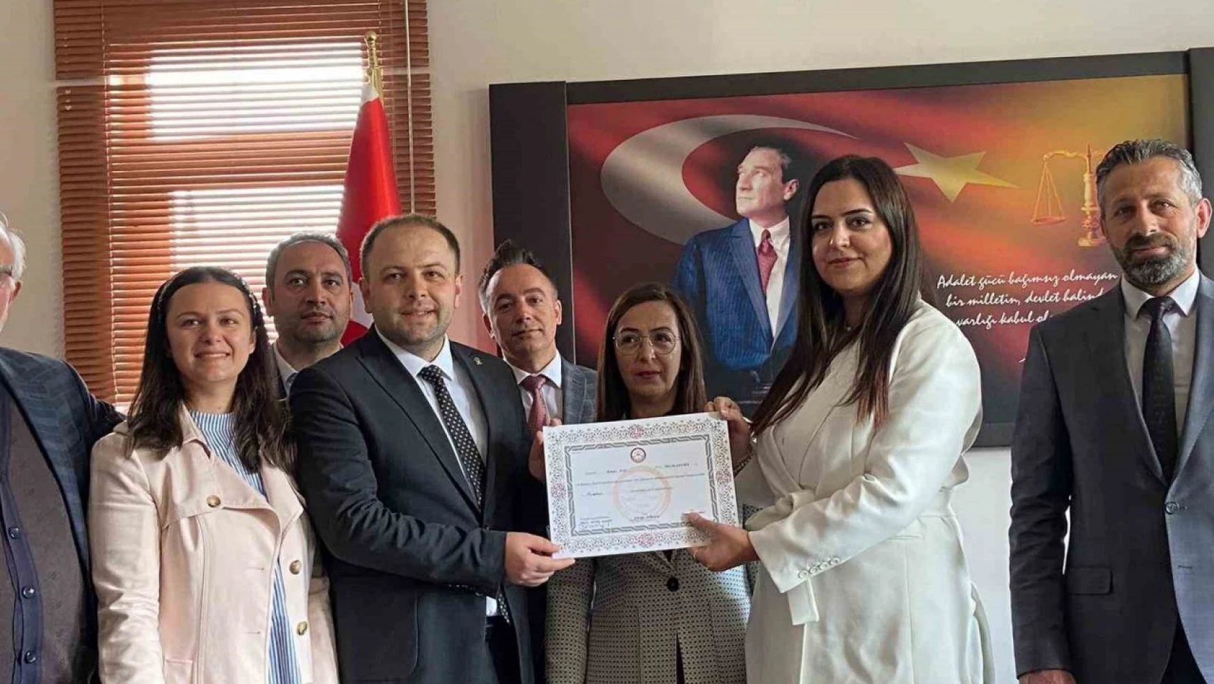 AK Parti Ardahan Milletvekili Kaan Koç mazbatasını aldı