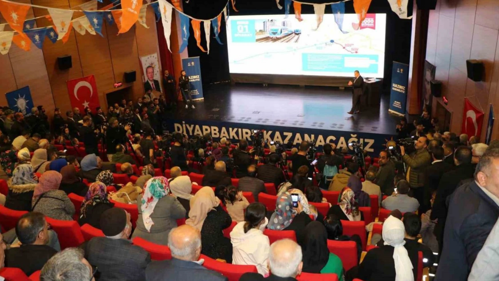 AK Parti Diyarbakır Büyükşehir Belediye Başkan adayı Bilden, istihdam sağlayan 26 projeyi anlattı
