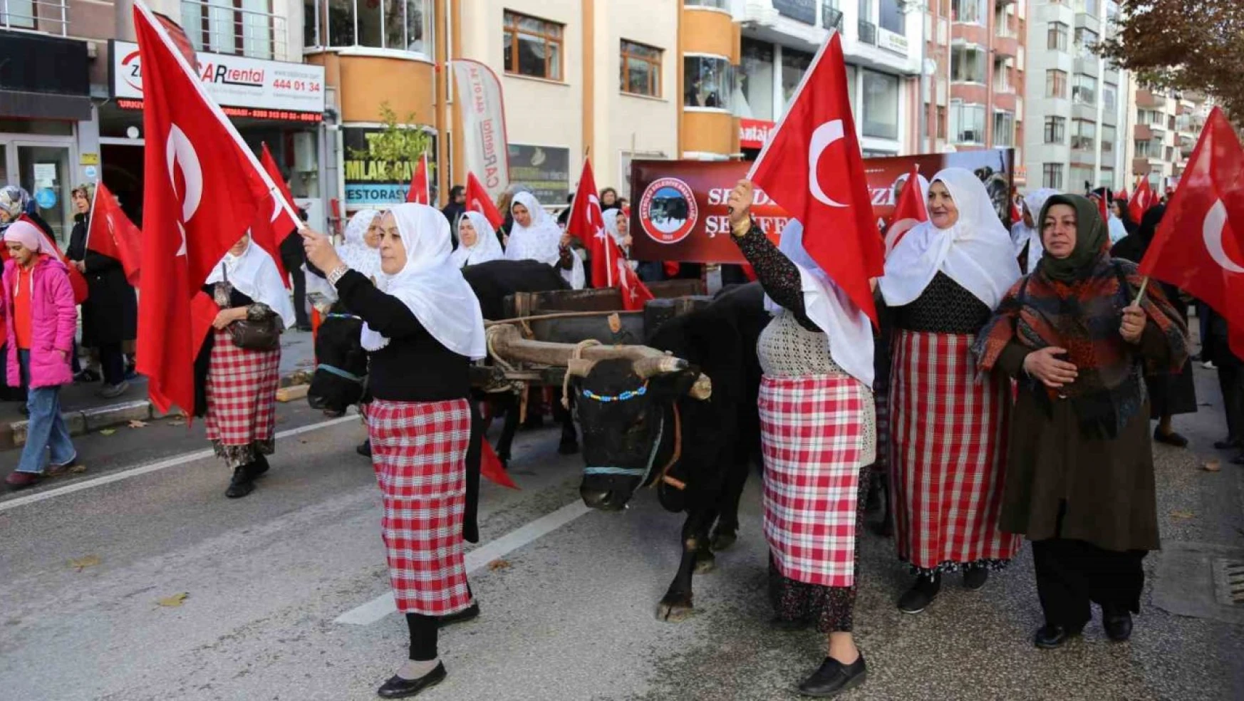 Anadolu'nun işgaline karşı tek yürek olan kadınların Milli Mücadele ruhu 104 yıl sonra yaşatıldı