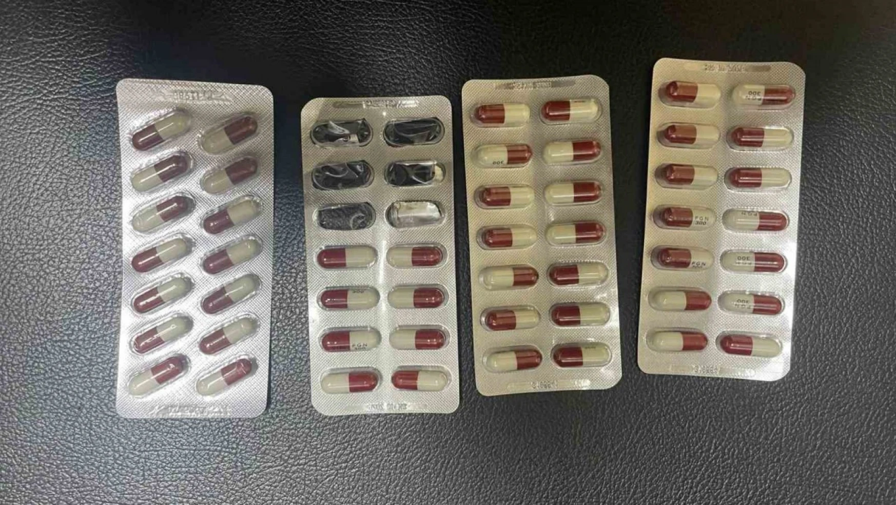 Ankara'da 23 gram metamfetamin ve eroin, 60 adet uyuşturucu hap ele geçirildi