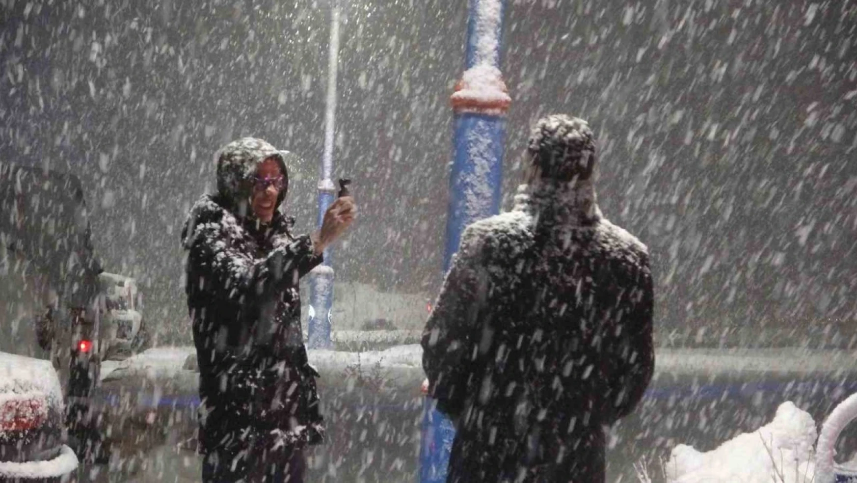 Ardahan'a mart ayında lapa lapa kar yağdı