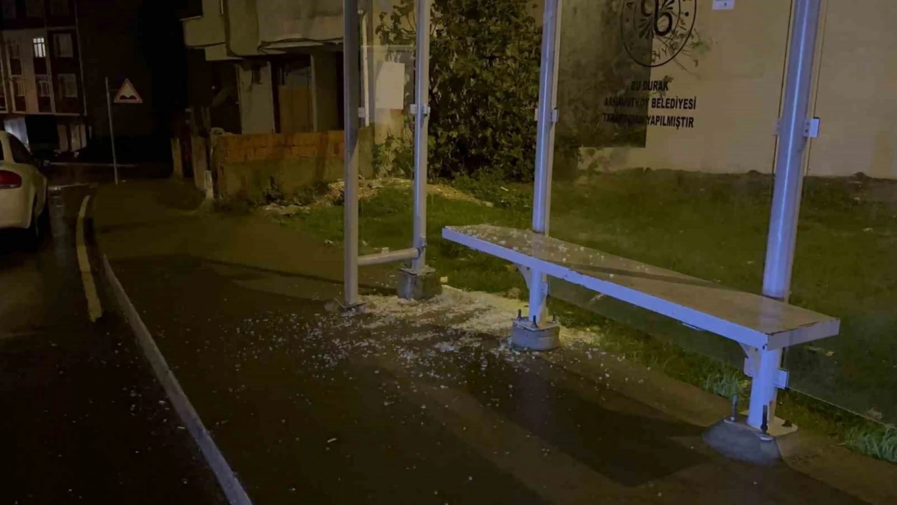 Arnavutköy'de kan donduran olay: İETT durağında bekleyen eski dünürüne kurşun yağdırdı