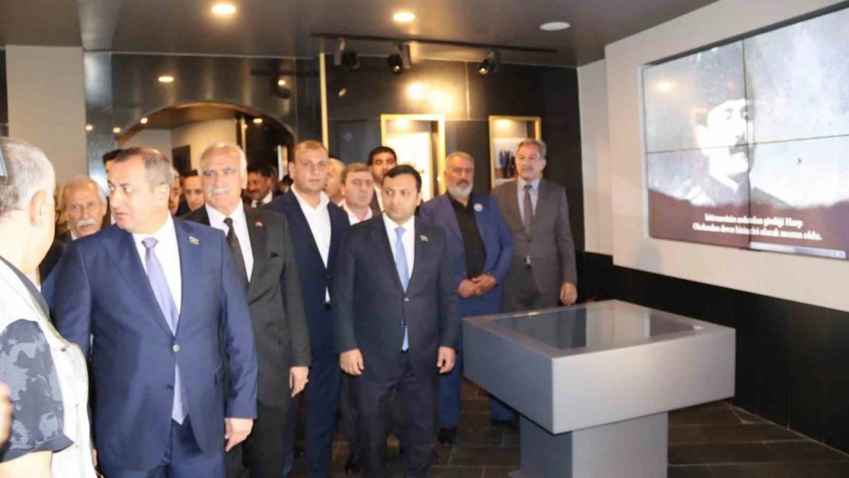Azerbaycan heyetinden Iğdır'daki kurumlara ziyaret