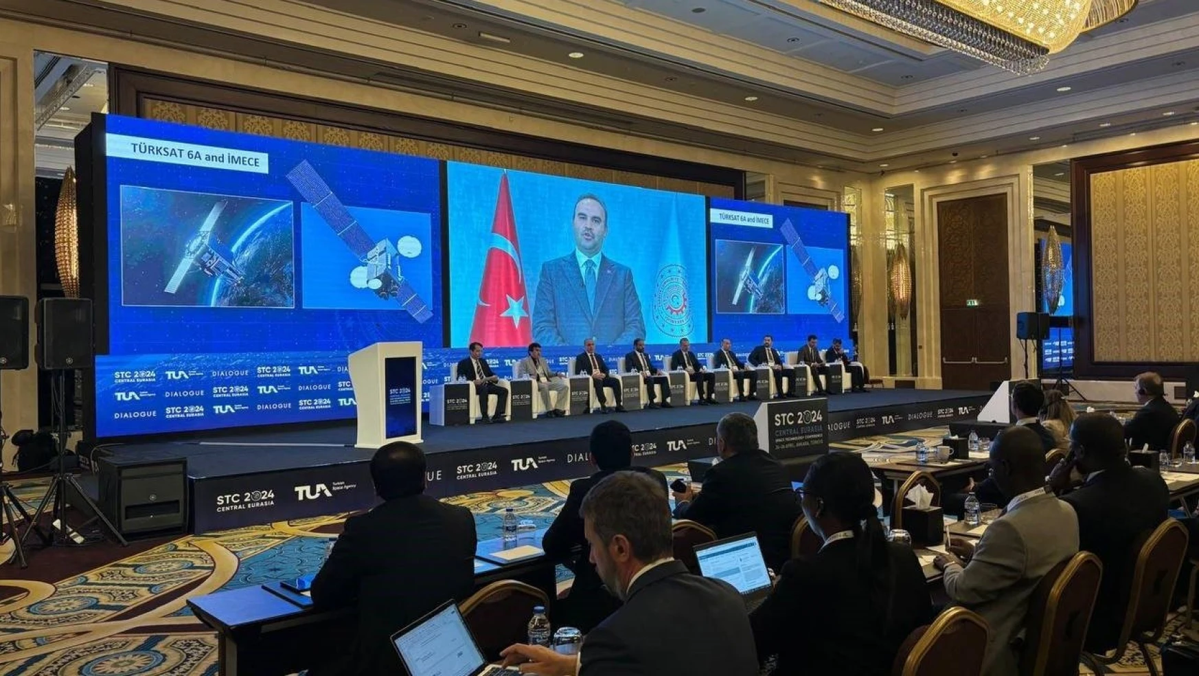 Bakan Kacır: 'Türkiye uzay teknolojilerinde ilerleme kaydetmeye kararlıdır'