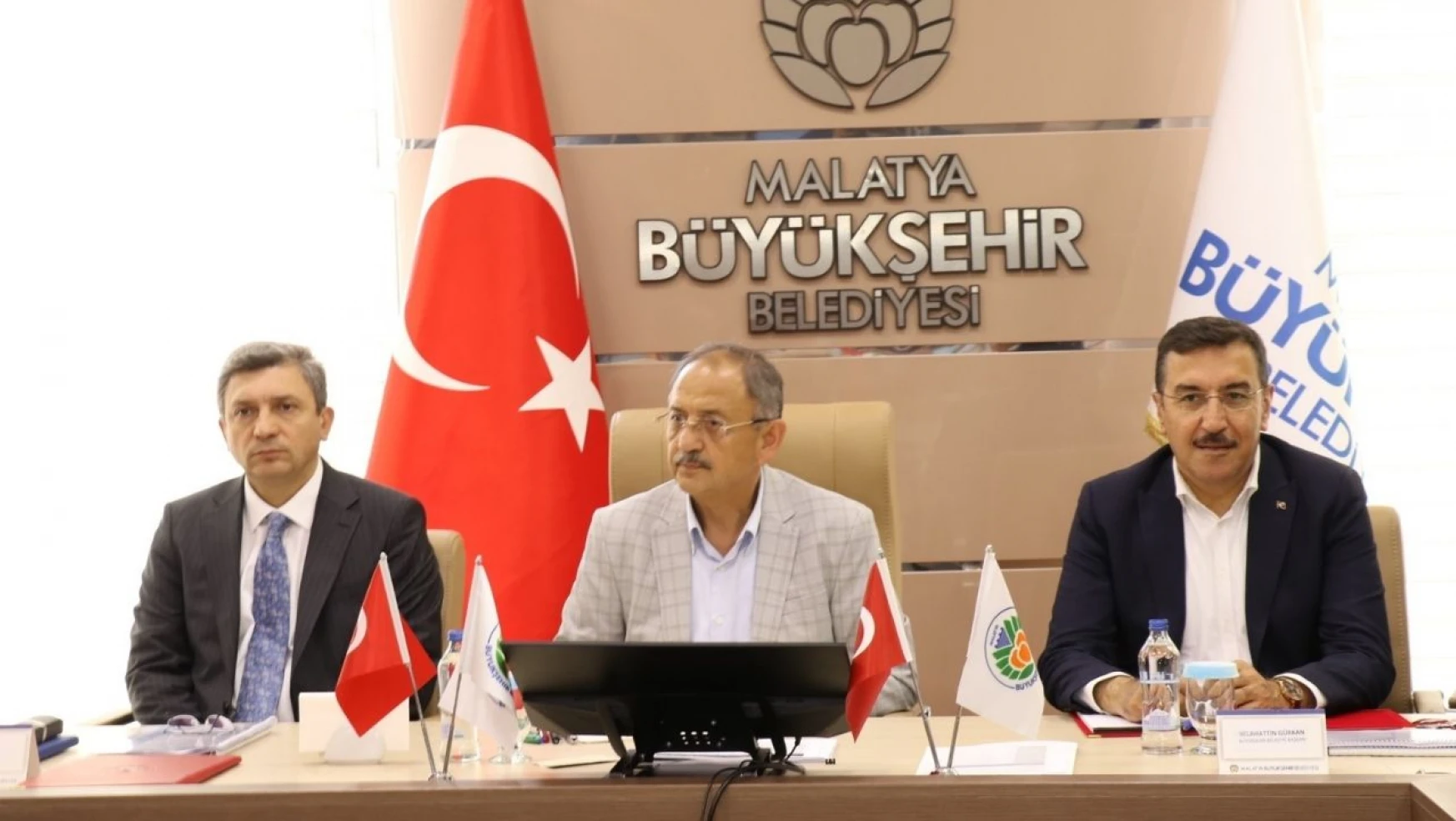 Bakan Özhaseki Malatya'da konuştu: 'Yönetmeliklerde sert davranacağız'