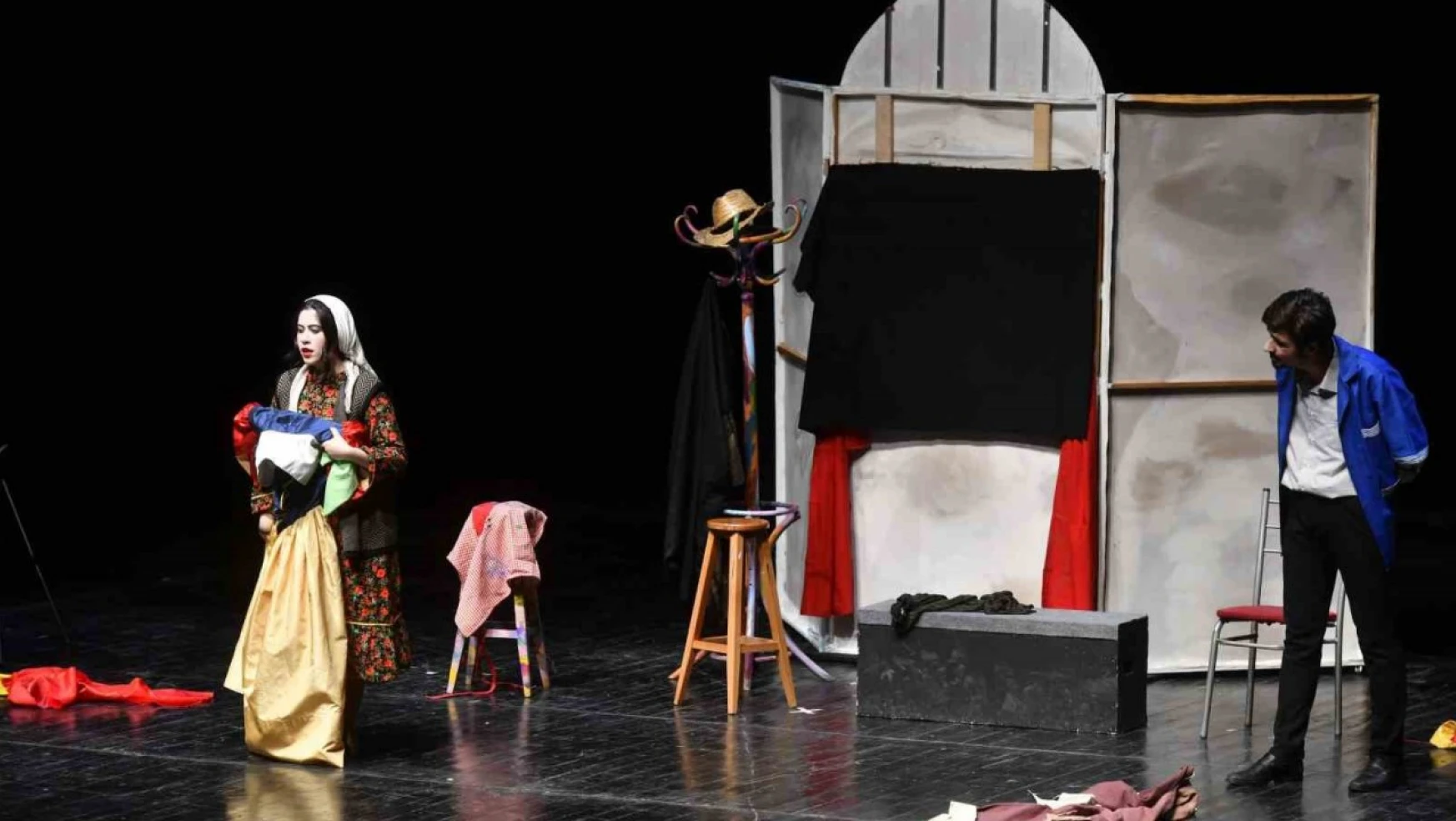 Başkent Gençlik Meclisi'nden 'Ah Tiyatro Vah Tiyatro' oyunu