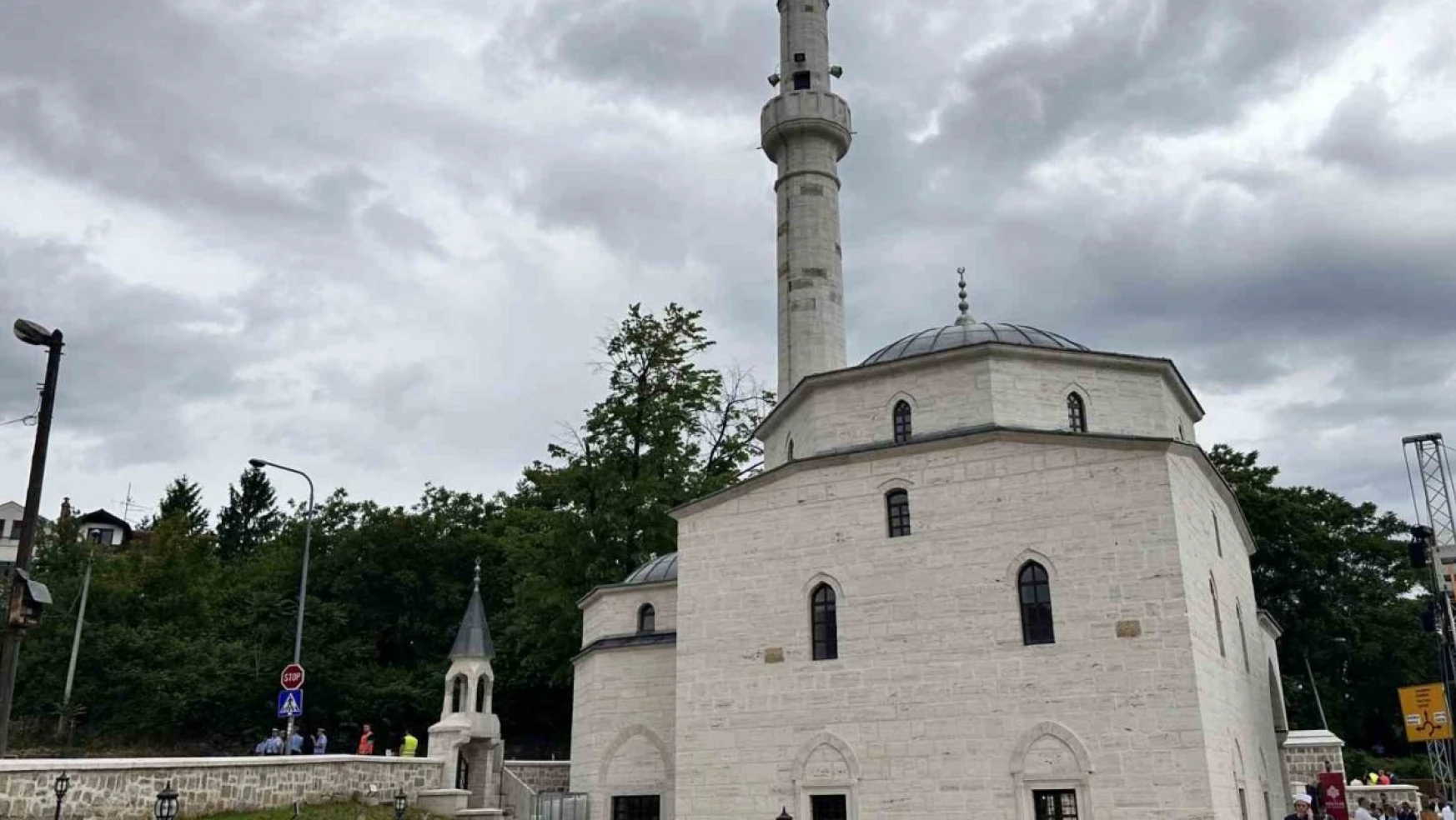 Bosna Hersek'te Arnaudiye Camii yeniden ibadete açıldı