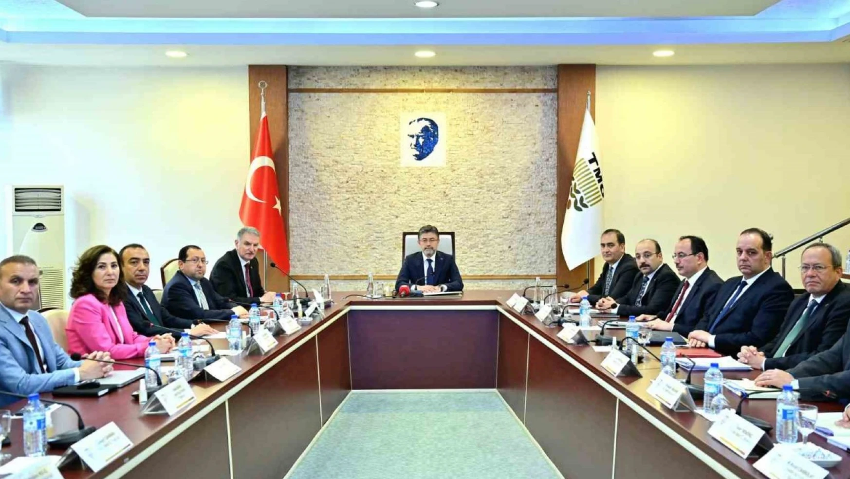 Çalışma ve Sosyal Güvenlik Bakanı Işıkhan: 'Sendikal hareketlerin güçlenmeye devam etmesi gerekmektedir'