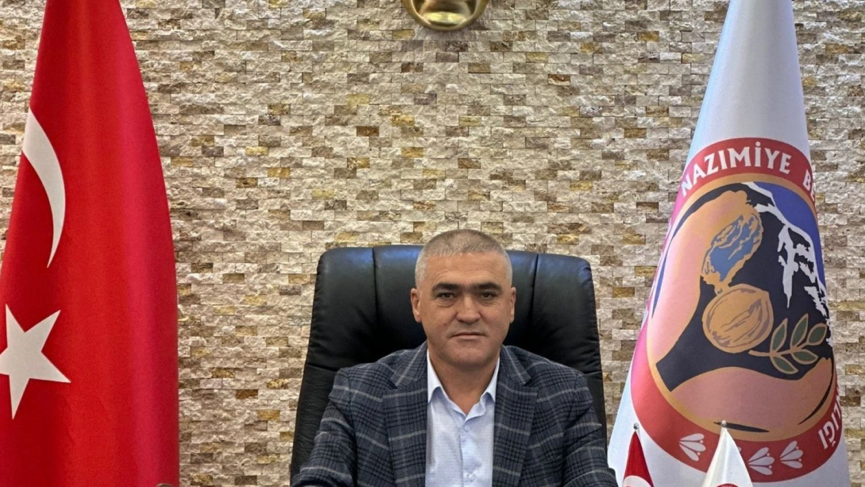 CHP'li Nazımiye Belediye Başkanı Kırmızıçiçek, topa tuttuğu partisinden istifa etti