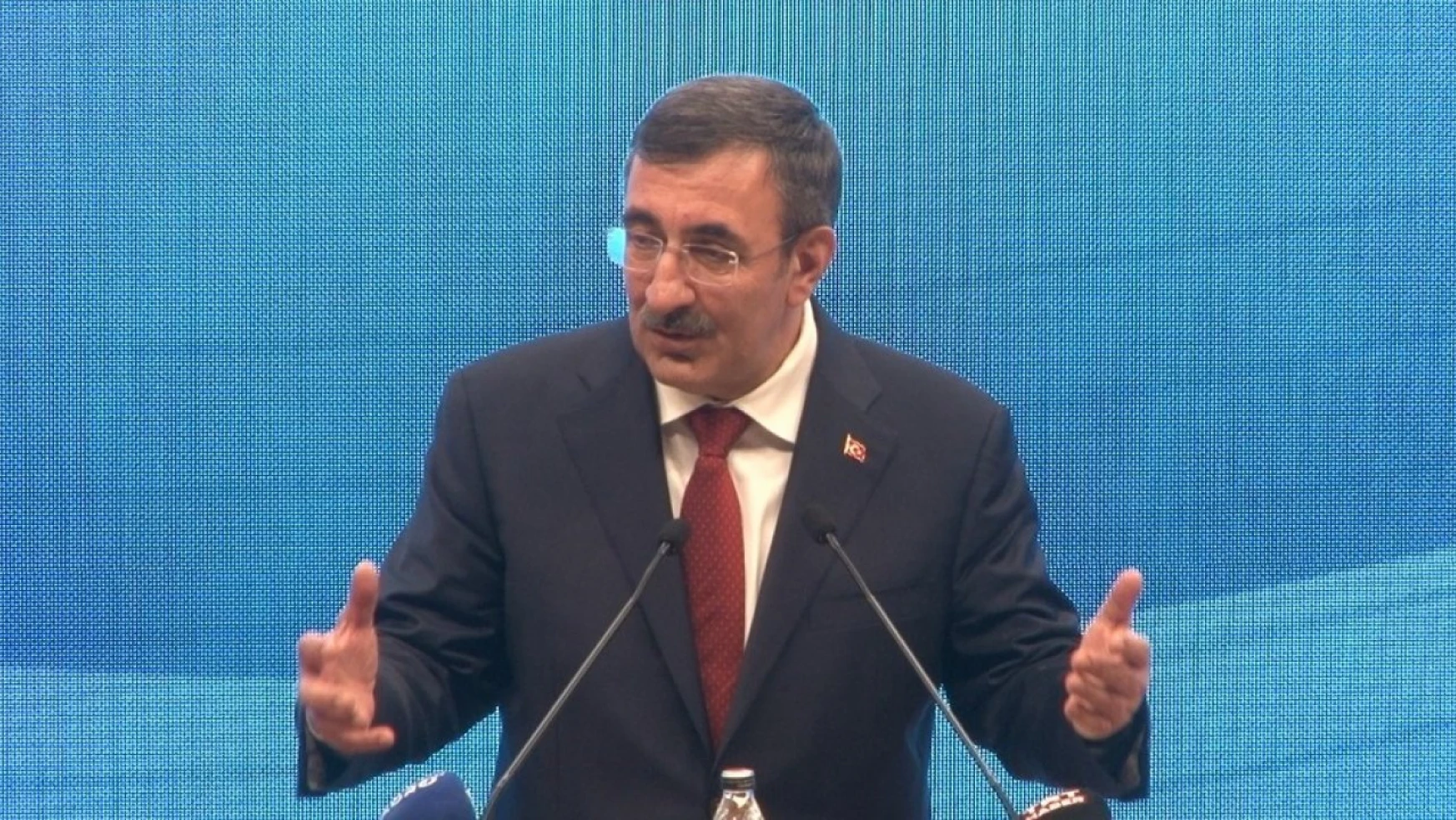 Cumhurbaşkanı Yardımcısı Yılmaz, Türkiye-Azerbaycan İş Forumu'na katıldı