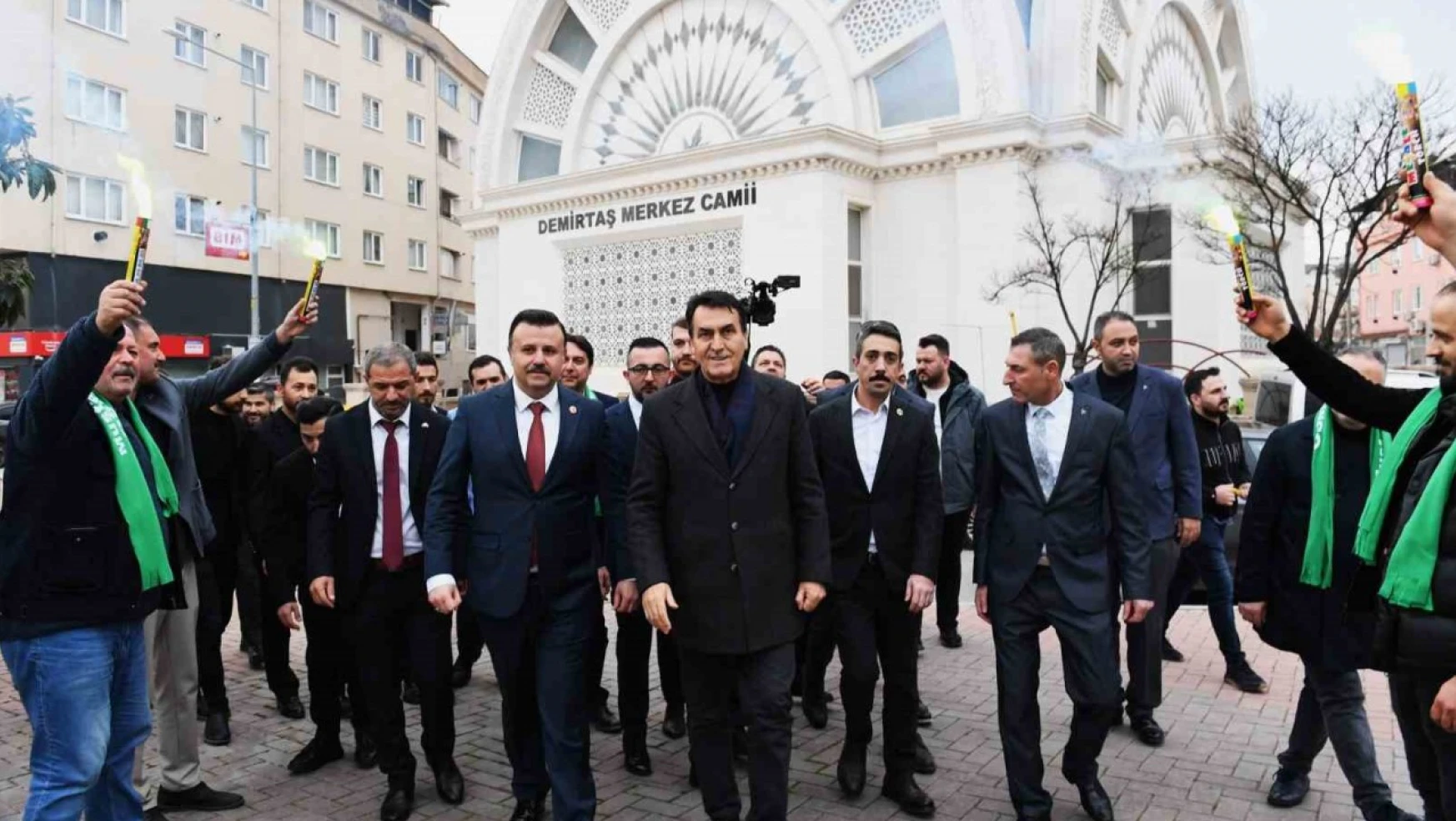 Demirtaş'ta Başkan Dündar'a büyük destek