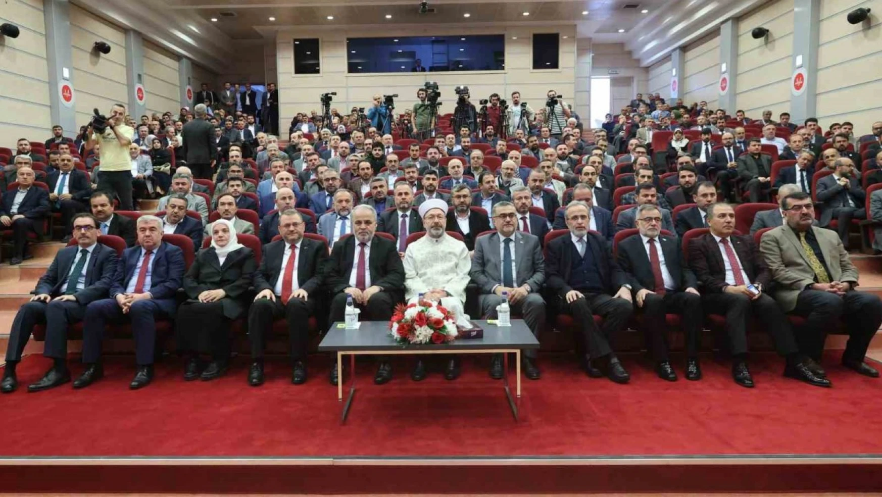 Diyanet İşleri Başkanı Erbaş, 2024 yılı vekaletle kurban kesim bedellerini açıkladı