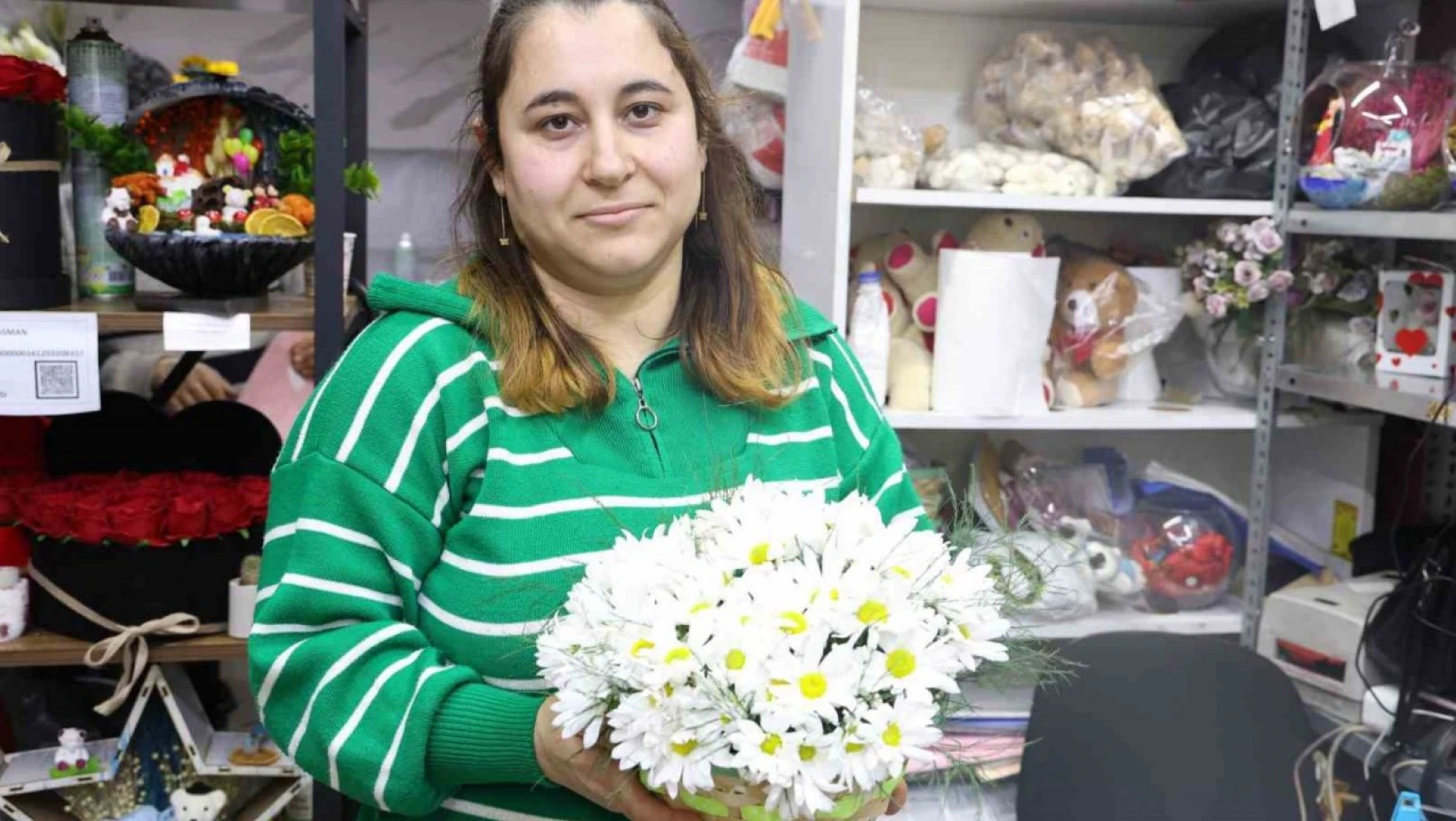 Enkaz kentte son 1 yılda en çok tercih edilen mezarlık çiçeklerine 14 Şubat'ta da yoğun ilgi