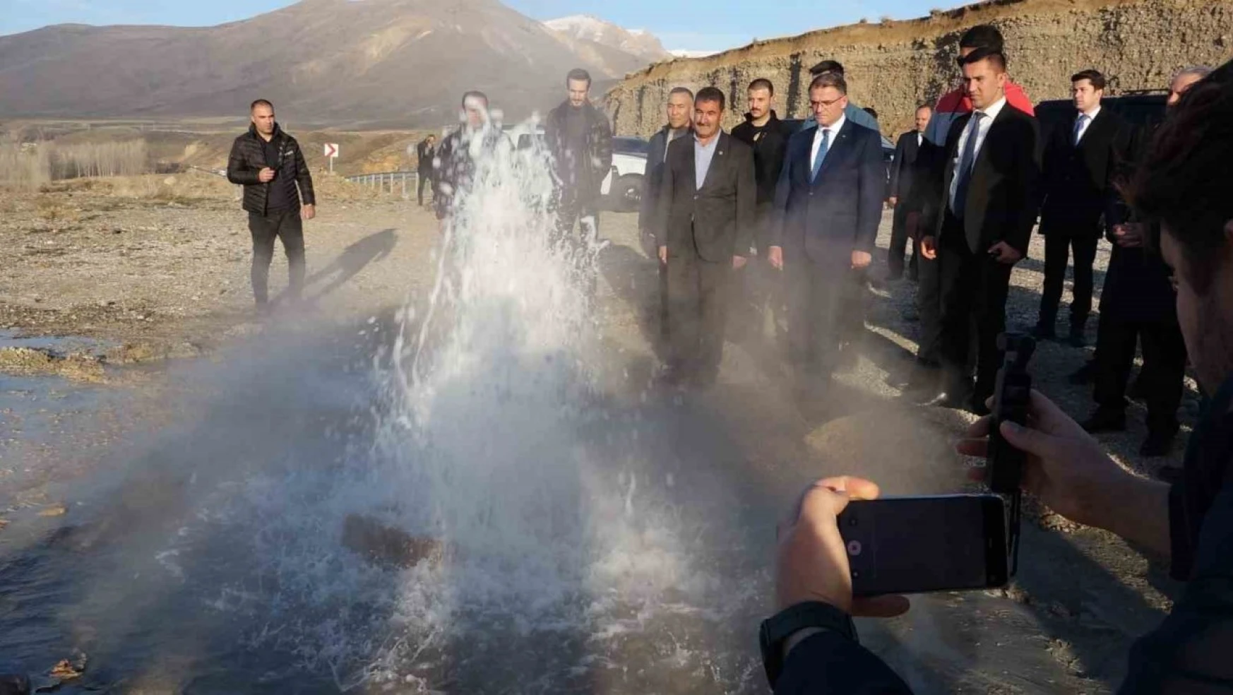 Erciş'te jeotermal seracılık için çalışmalar devam ediyor