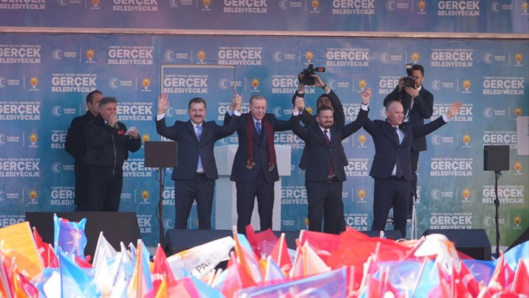 Erdoğan: 'CHP'yi bölücü örgütün güdümündeki DEM'in oyuncağı haline dönüştürenler utansın'