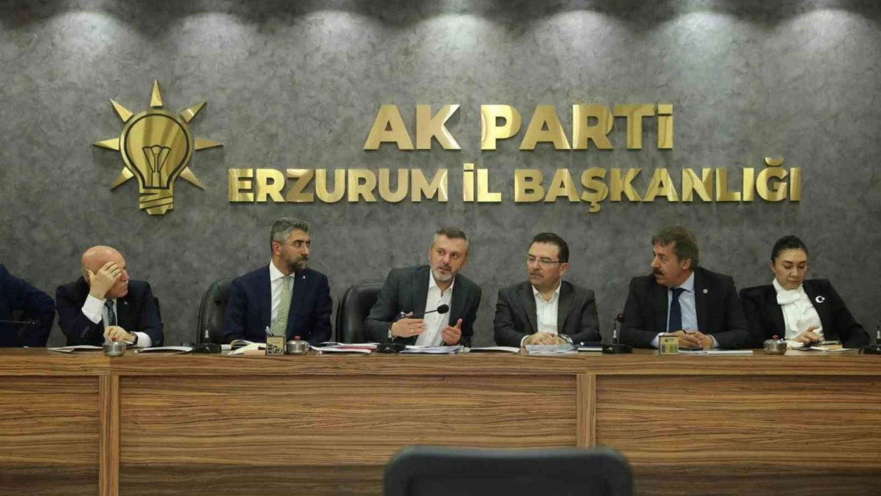 Erzurum AK Parti'de seçim zirvesi
