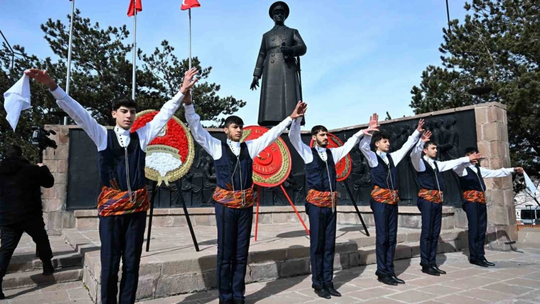Erzurum'da 106 yıllık coşku