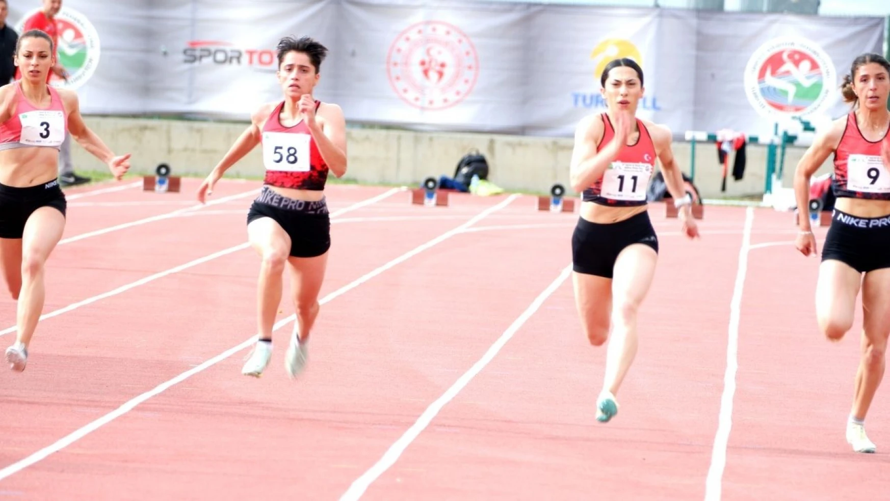 Erzurum'da 8. Uluslararası Sprint ve Bayrak Kupası başladı