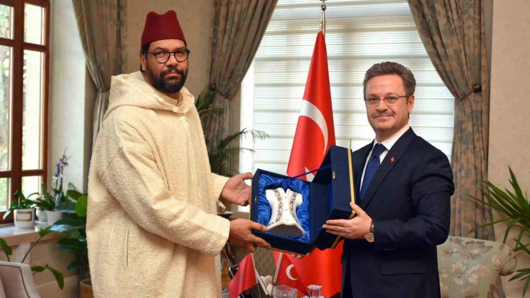 Fas İstanbul Başkonsolosu Mehdi Erramı, Vali Ünlü'yü ziyaret etti