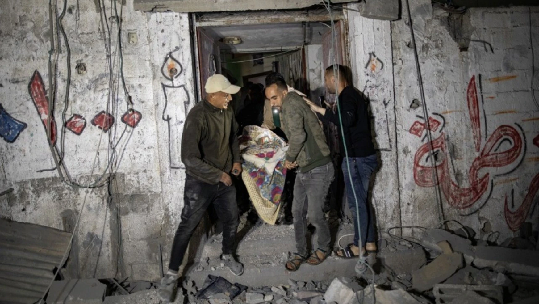 Gazze'de can kaybı 29 bin 878'e yükseldi