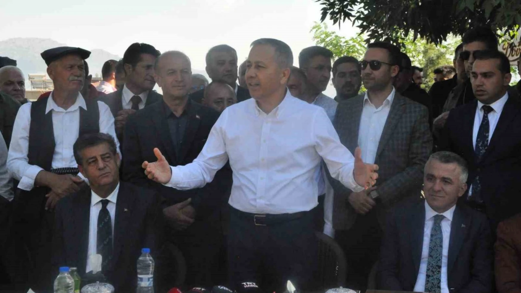 İçişleri Bakanı Yerlikaya, Şırnak'ta ziyaretlerde bulundu