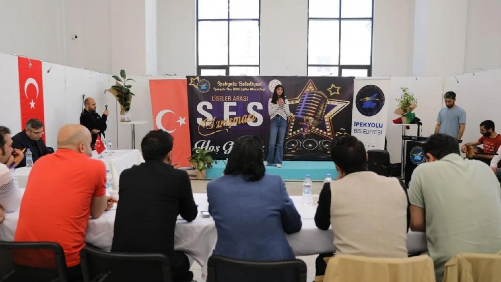 İpekyolu'nda 'Liseler Arası Ses Yarışması' başladı