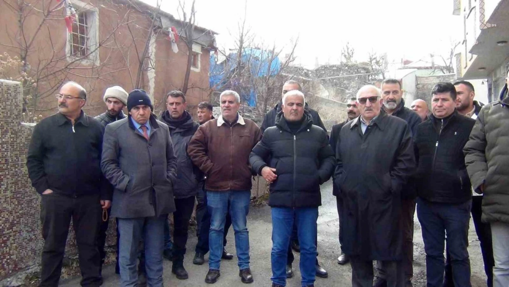 Kars CHP'de başkan ve yönetime partililerden tepki