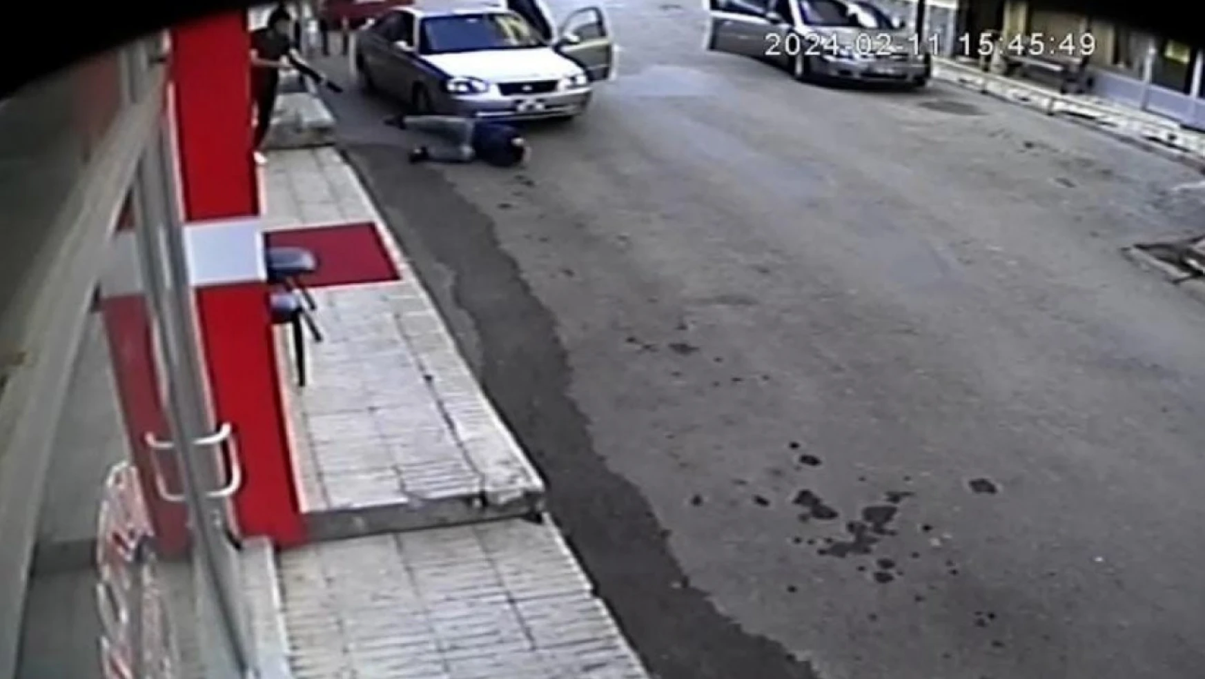 Konya'da sokaktaki silahlı pusu kamerada