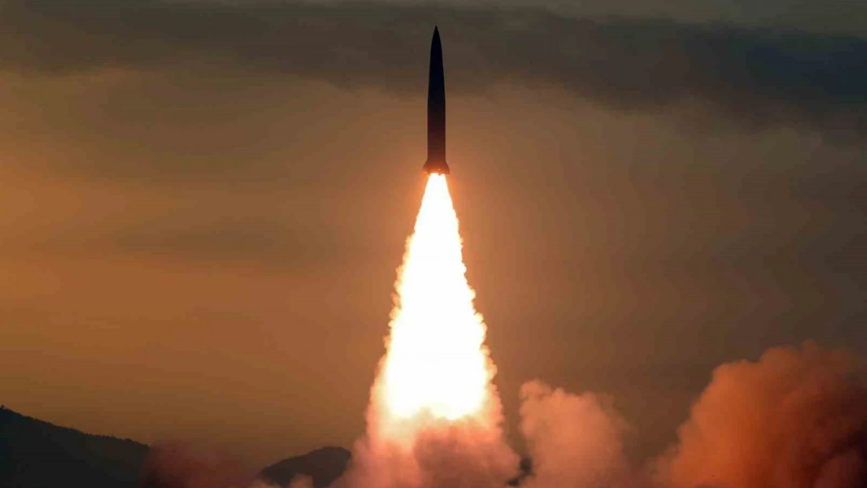 Kuzey Kore, 3'üncü denemede yörüngeye casus uydusu göndermeyi başardı