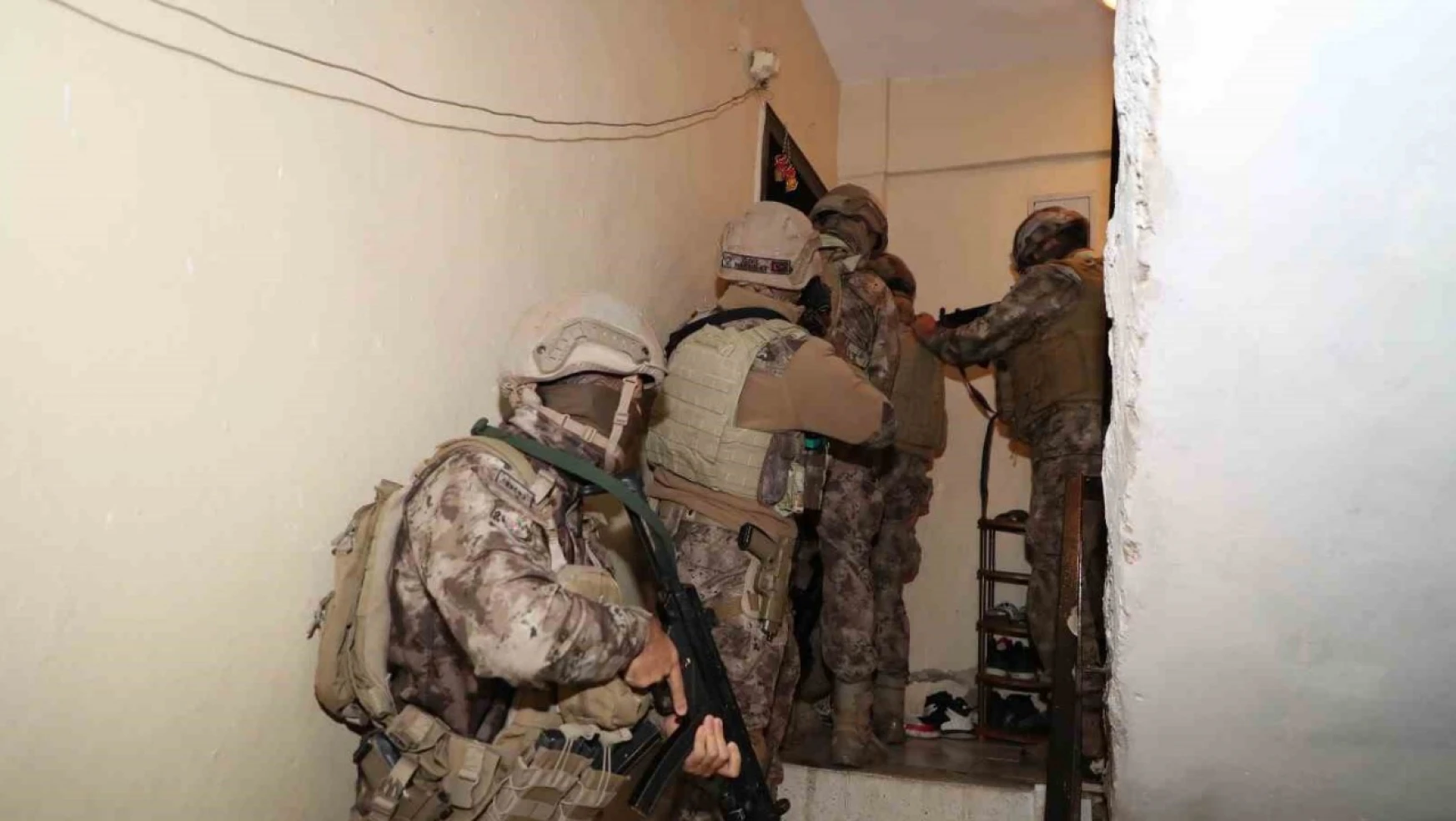Mersin'de 'torbacı' operasyonu: 8 gözaltı