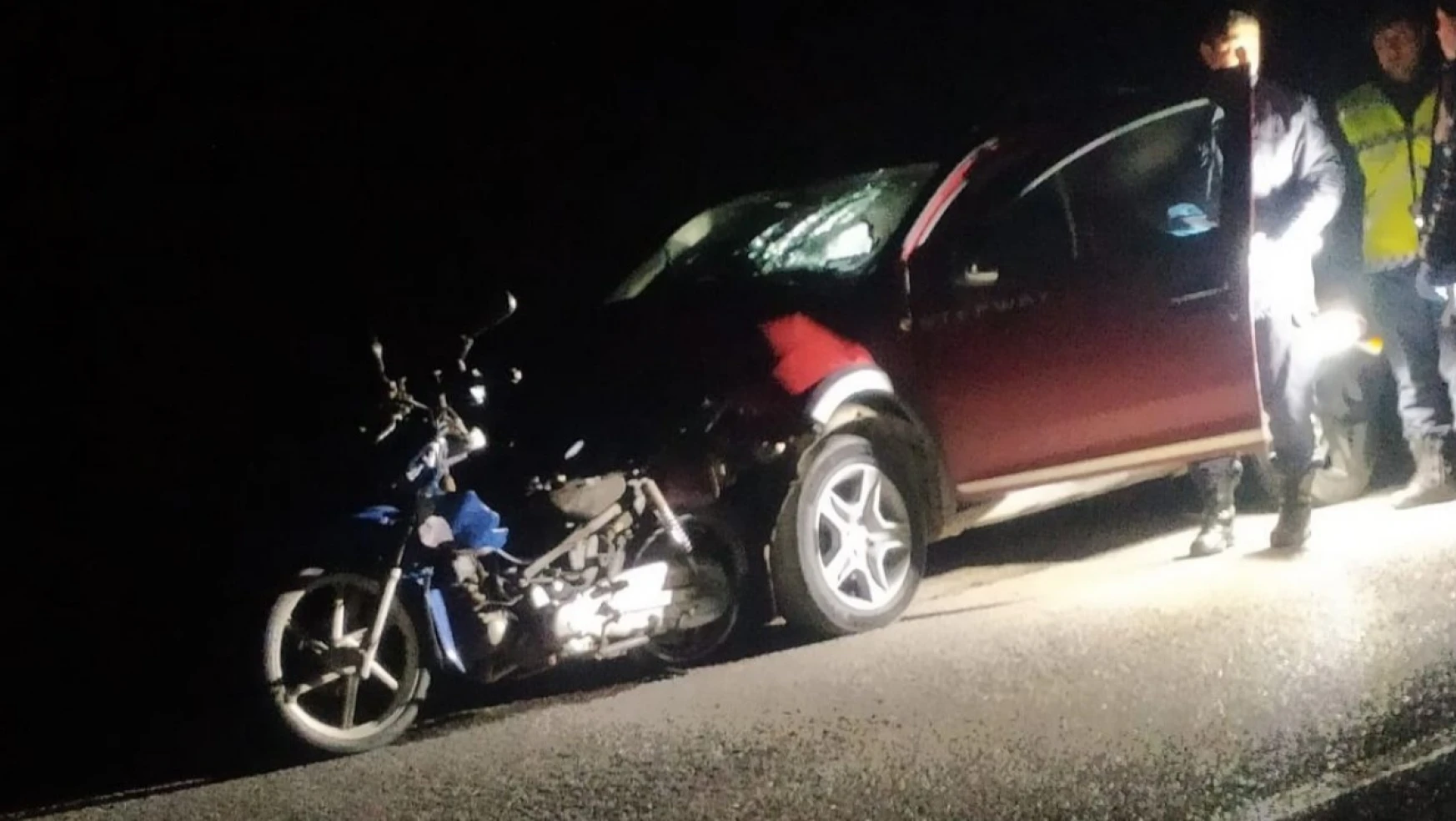 Muhtarın kullandığı otomobil motosiklete çarptı: 1 ölü, 1 ağır yaralı