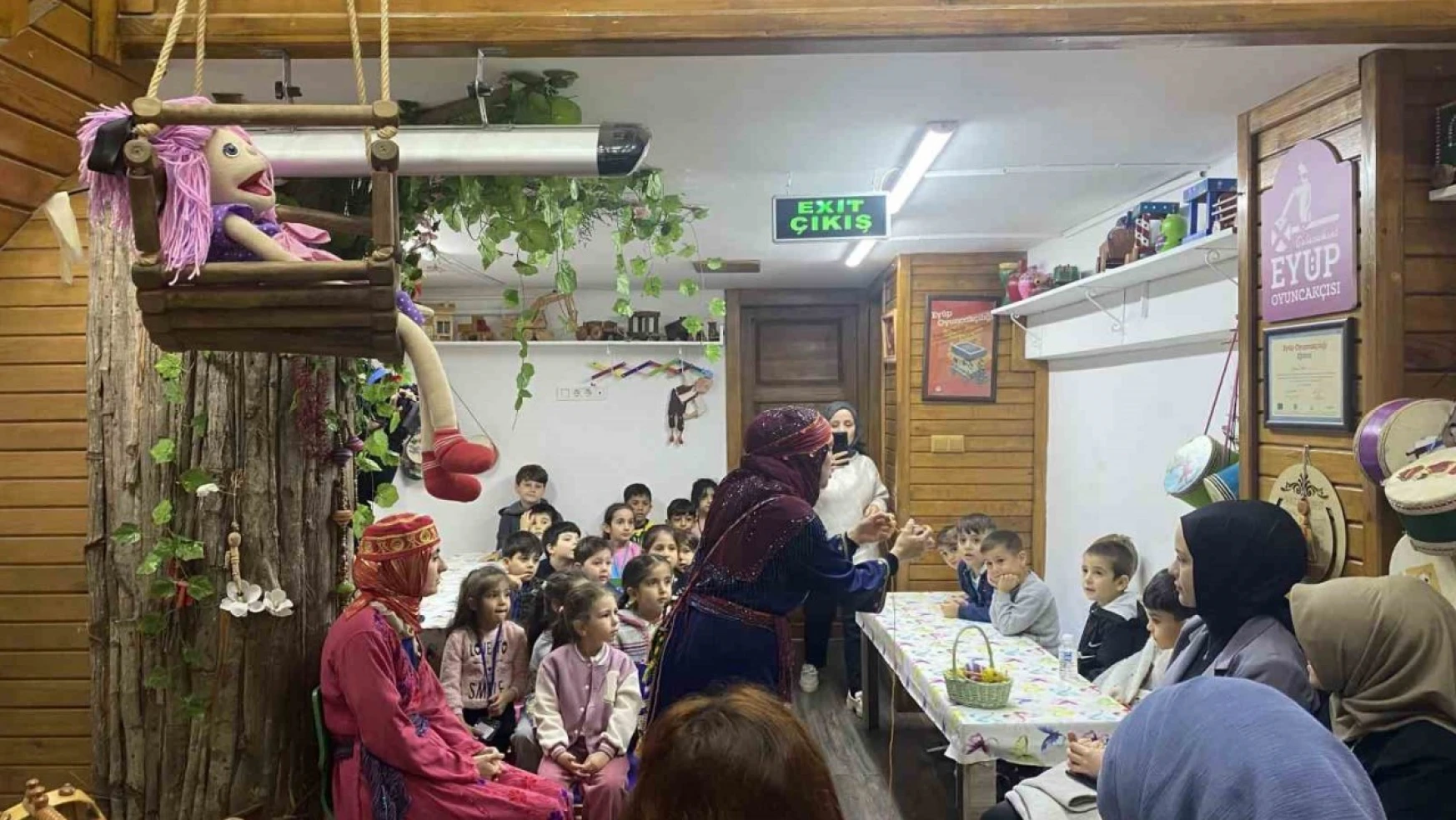 Osmanlı oyuncaklarını yaparak bir kültürü yaşatmaya çalışıyor