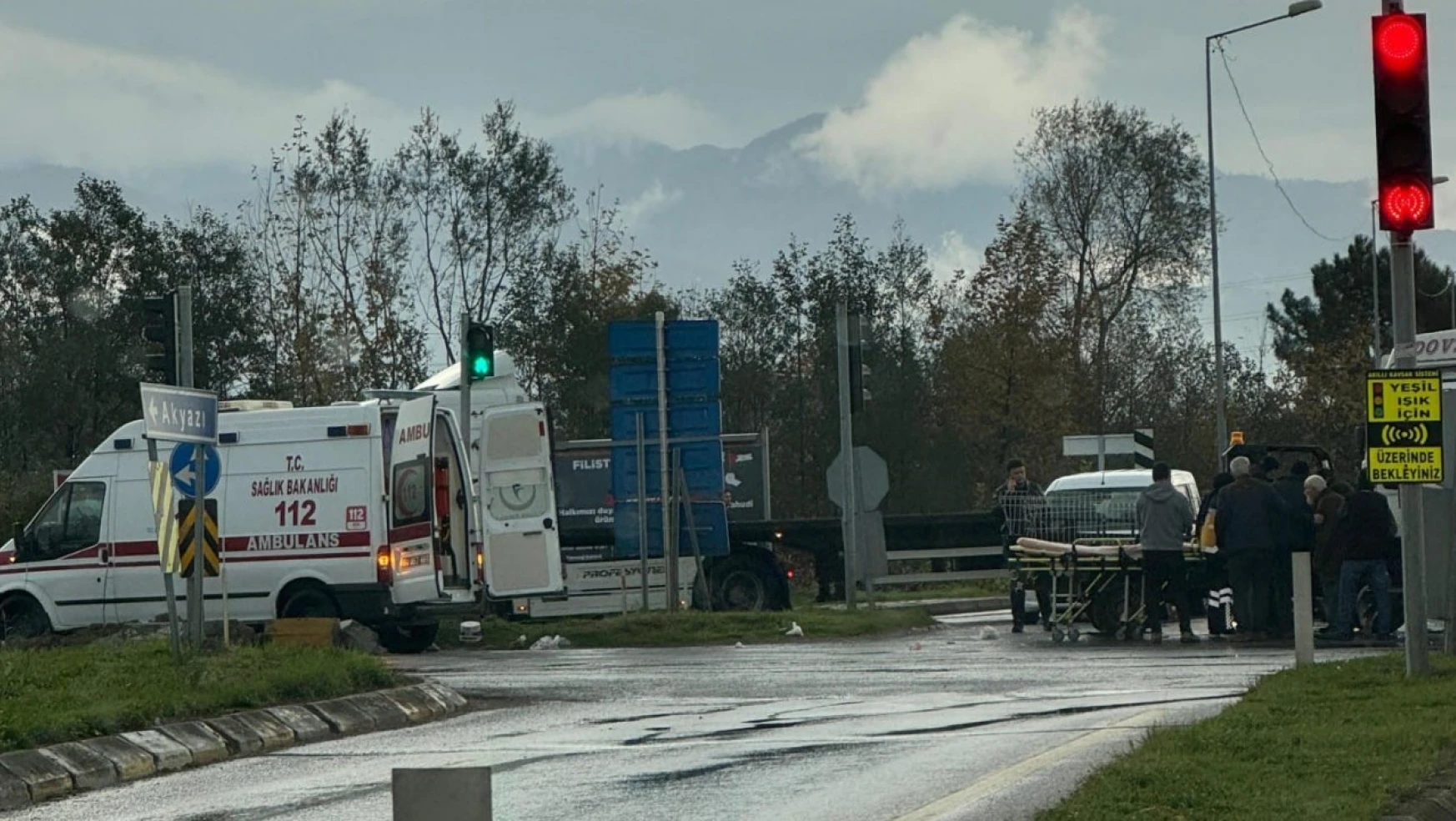 Patpat ile kamyon kafa kafaya çarpıştı: Karı-koca yaralandı