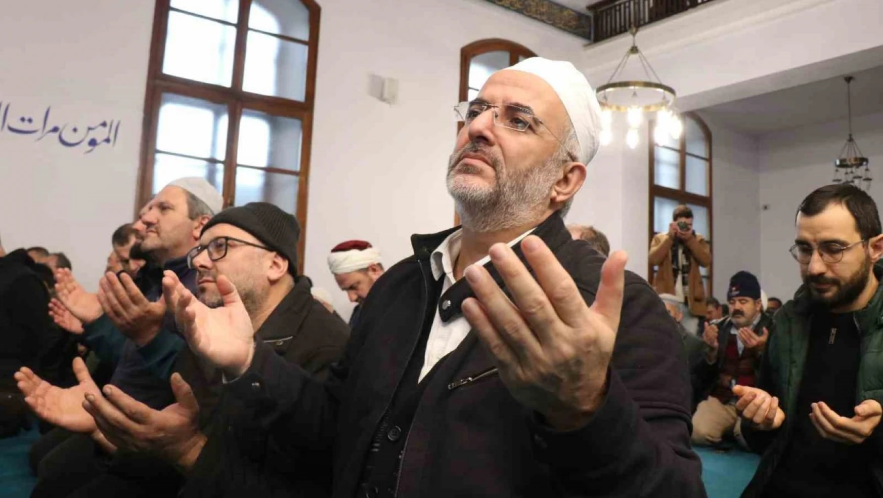Sakarya'da eller Filistin için semaya açıldı