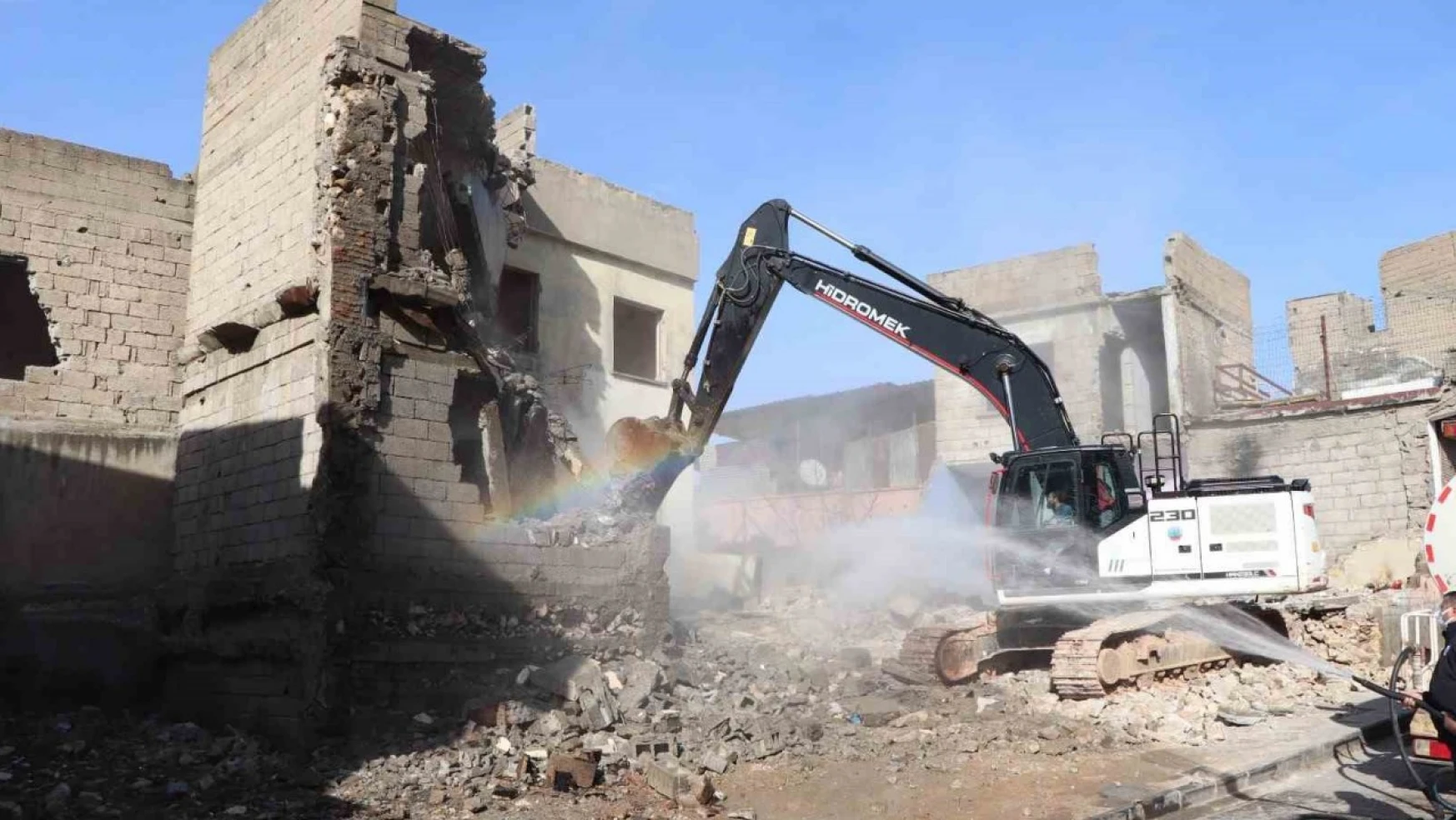 Siirt'te 1. Etap Kentsel Dönüşüm Projesi'nde 198 yapının yıkımına başlandı