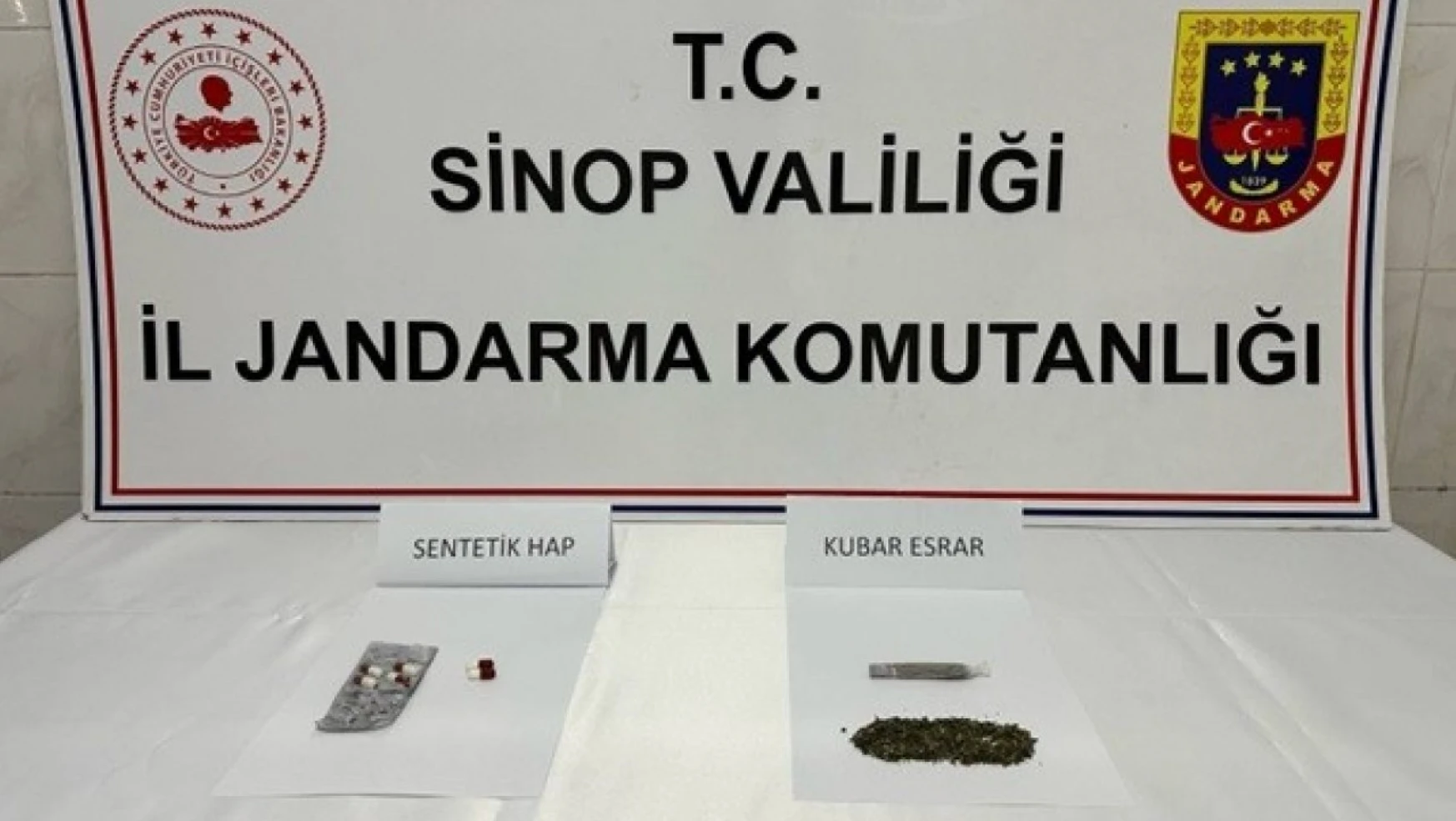 Sinop'ta şüpheli araçta uyuşturucu ele geçti: 2 gözaltı
