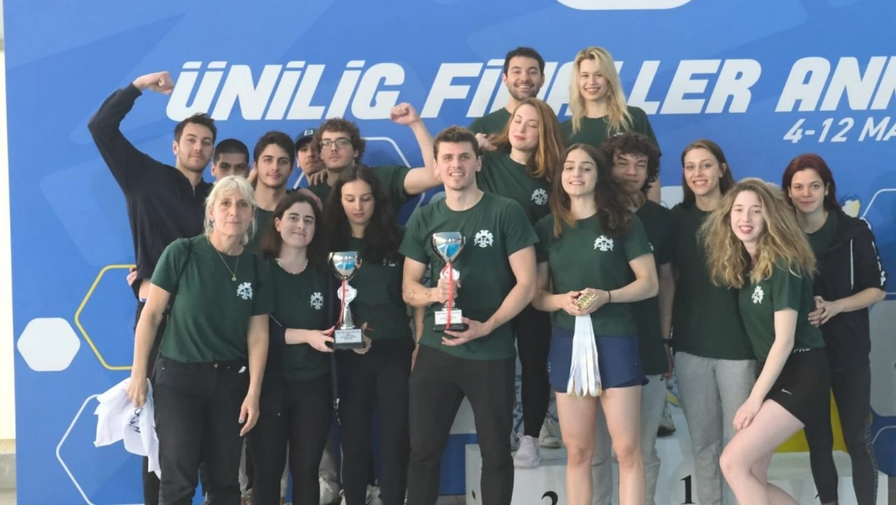 Ünilig Yüzme Türkiye Şampiyonasında birinci Yeditepe Üniversitesi