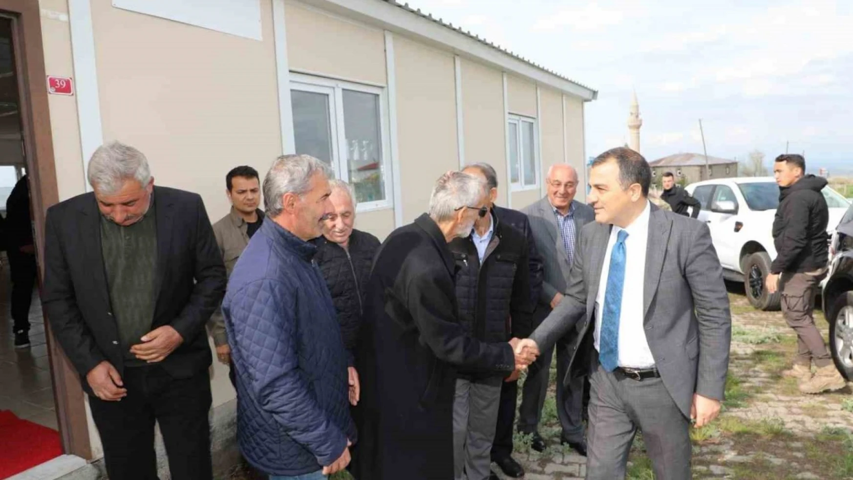 Vali Öksüz'ün köy ziyaretleri devam ediyor
